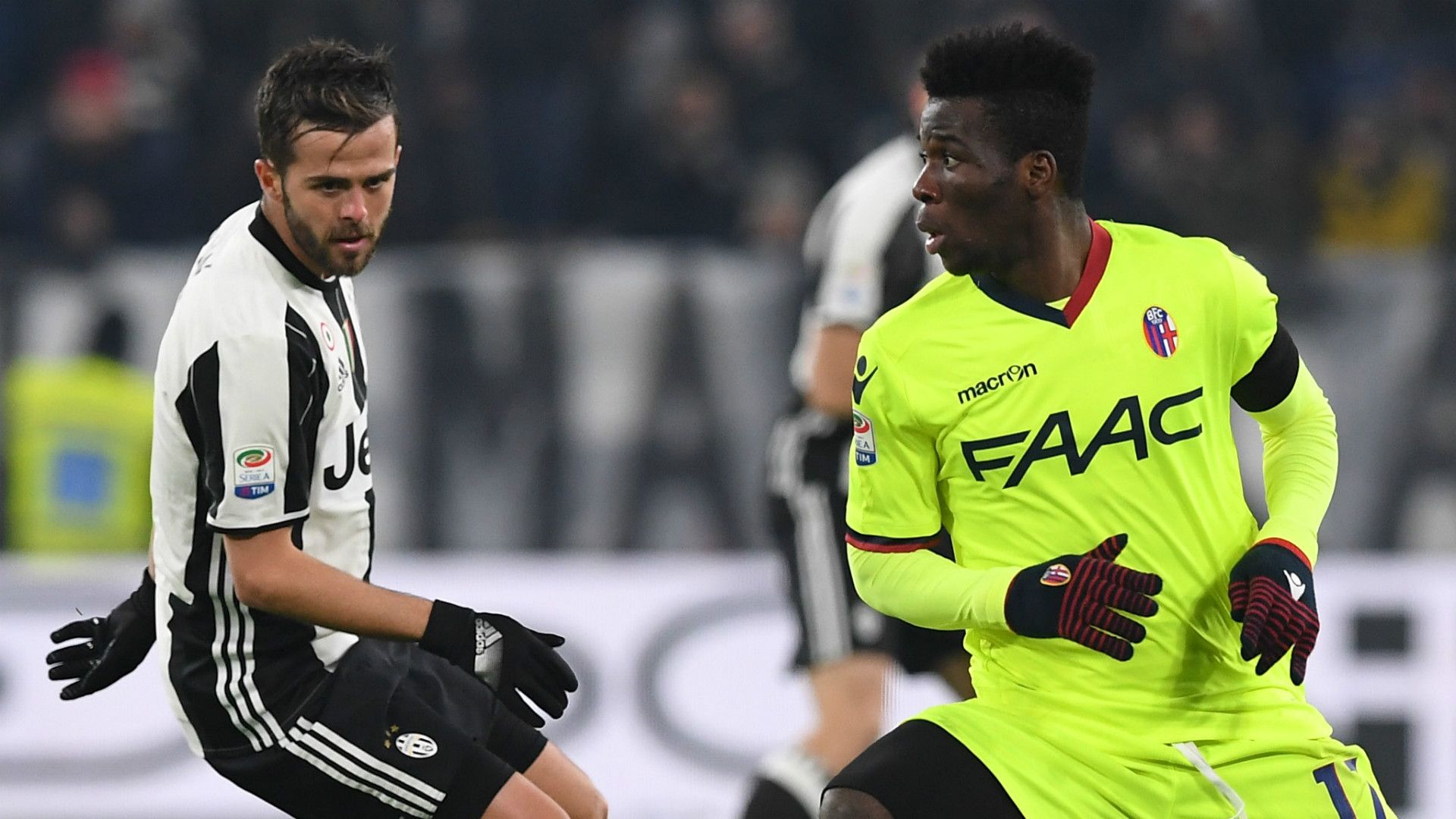 Miralem Pjanic, Godfred Donsah, Juventus, Bologna, Serie A, 01082017