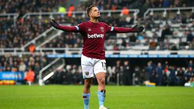 Chicharito Newcastle - West Ham