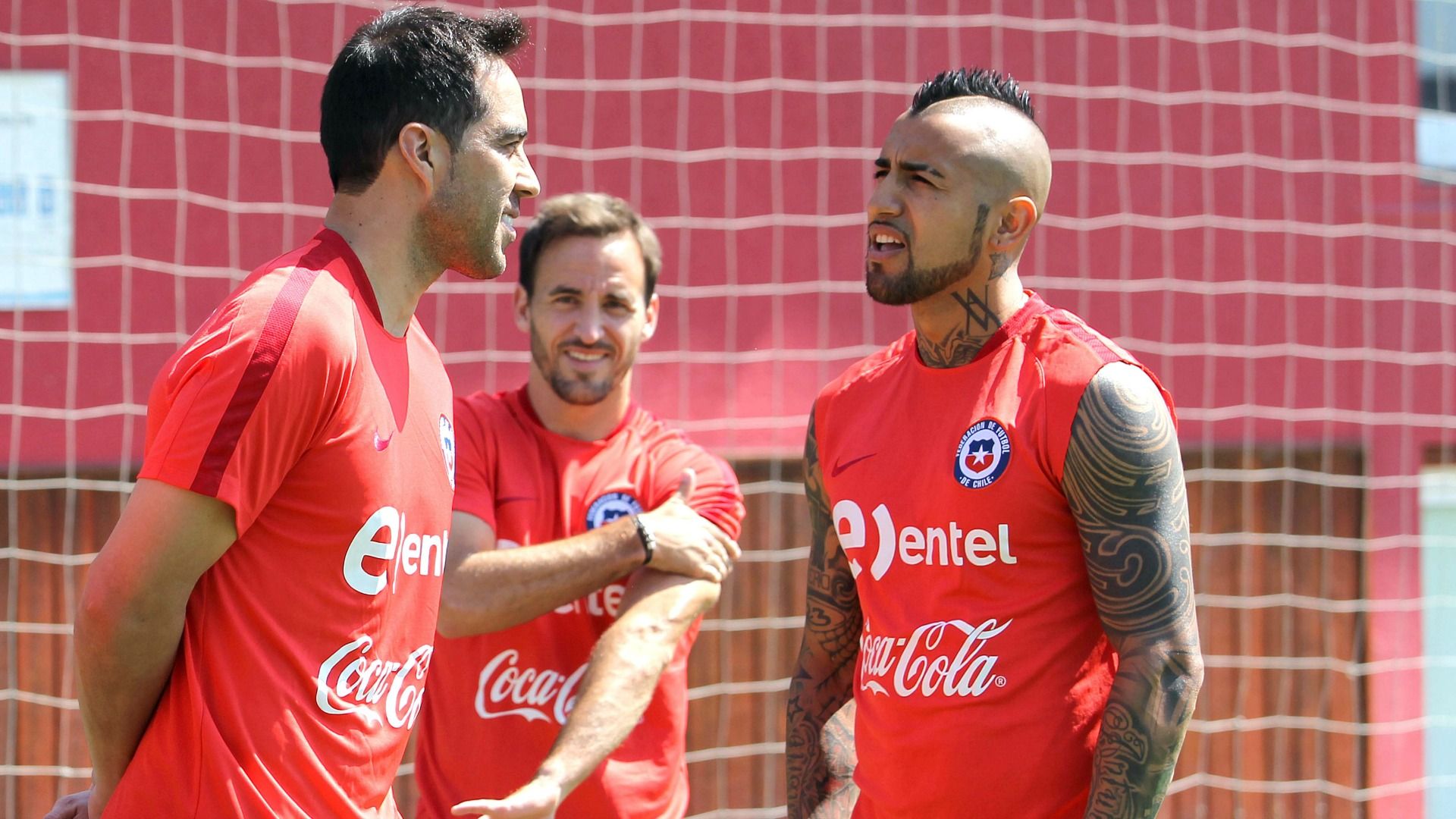 Arturo Vidal, José Pedro Fuenzalida y Claudio Bravo