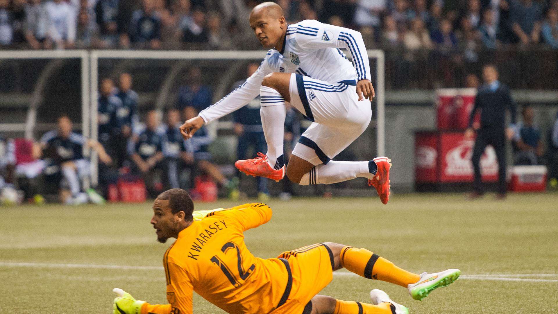Adam Kwarasey Portland Timbers Robbie Earnshaw Vancouver Whitecaps