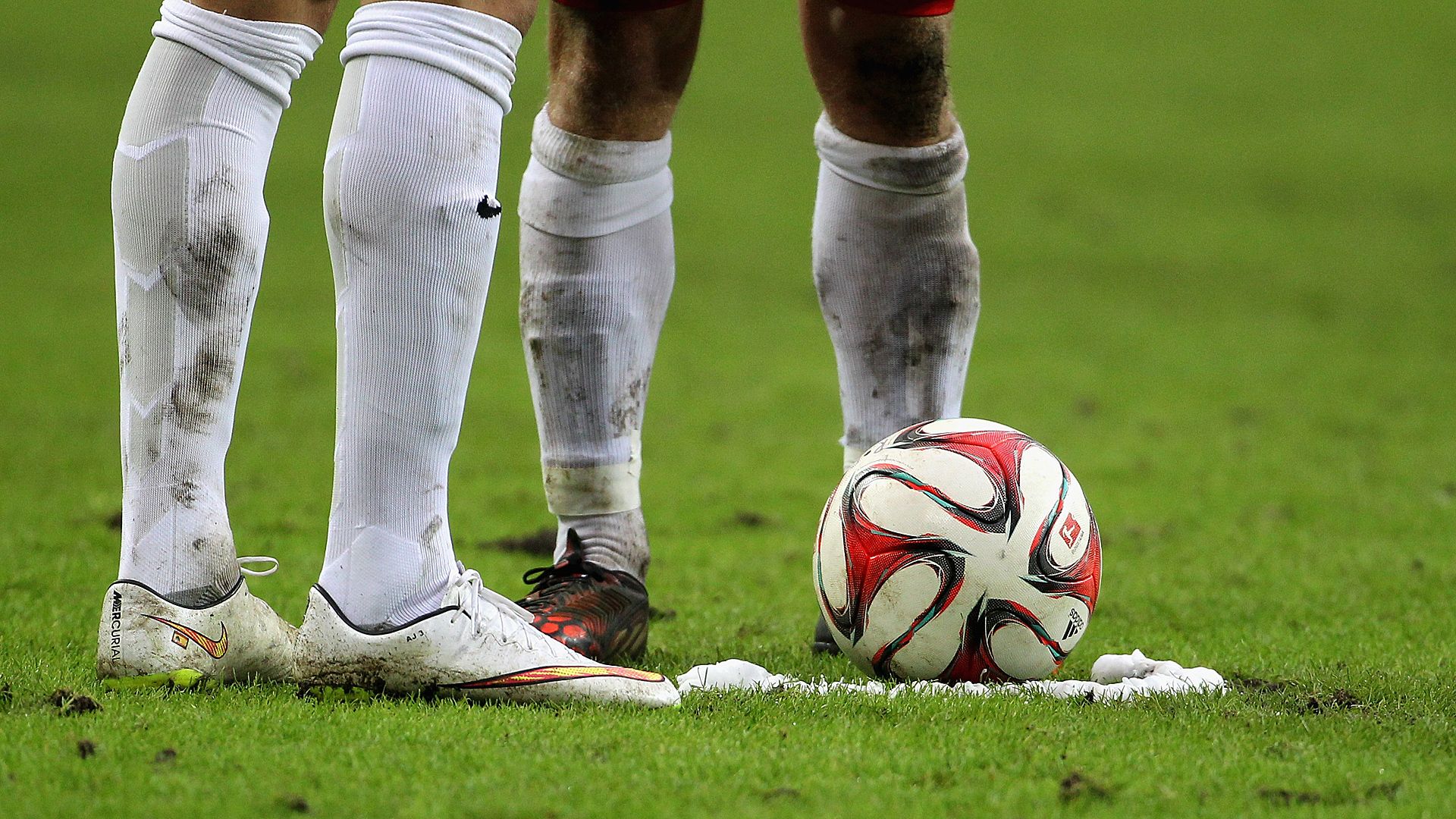Fußball Feld Platz Ball Schuhe 12072014