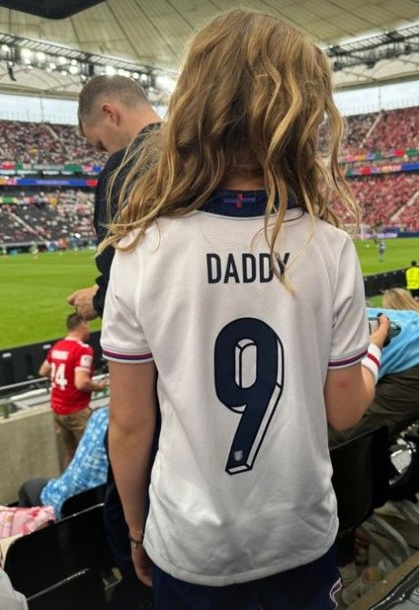 Harry Kane kids England Denmark