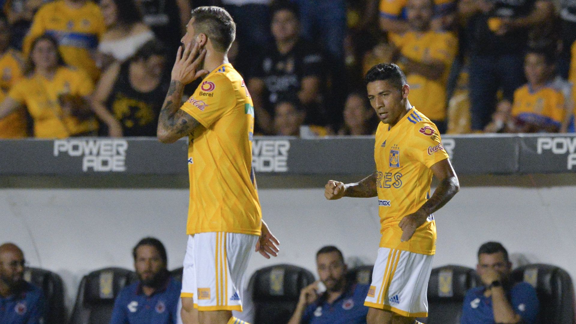 André-Pierre Gignac Javier Aquino 021018