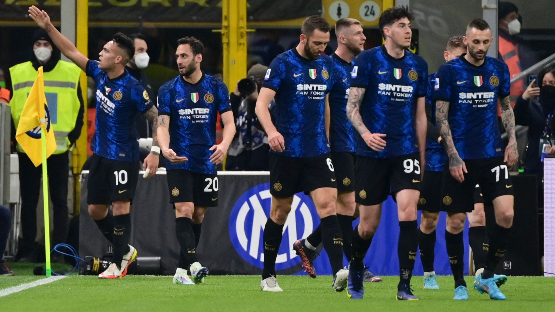 Inter celebrating Salernitana Serie A