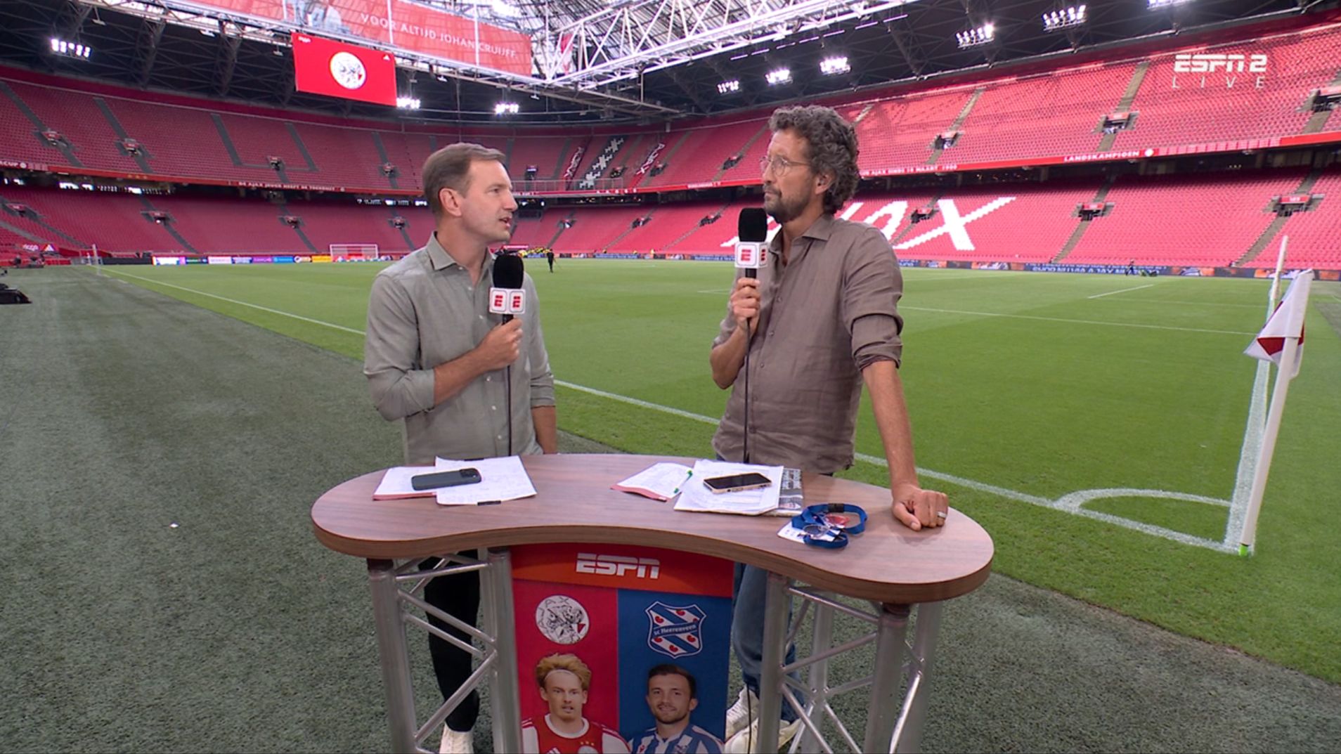 Bruggink é duro com jogador do Ajax: “Ele está me decepcionando. Não há velocidade nem energia nisso”