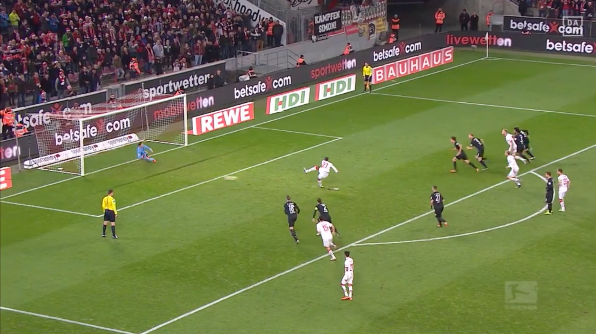 Screenshot Hitz Elfmeterpunkt Modeste