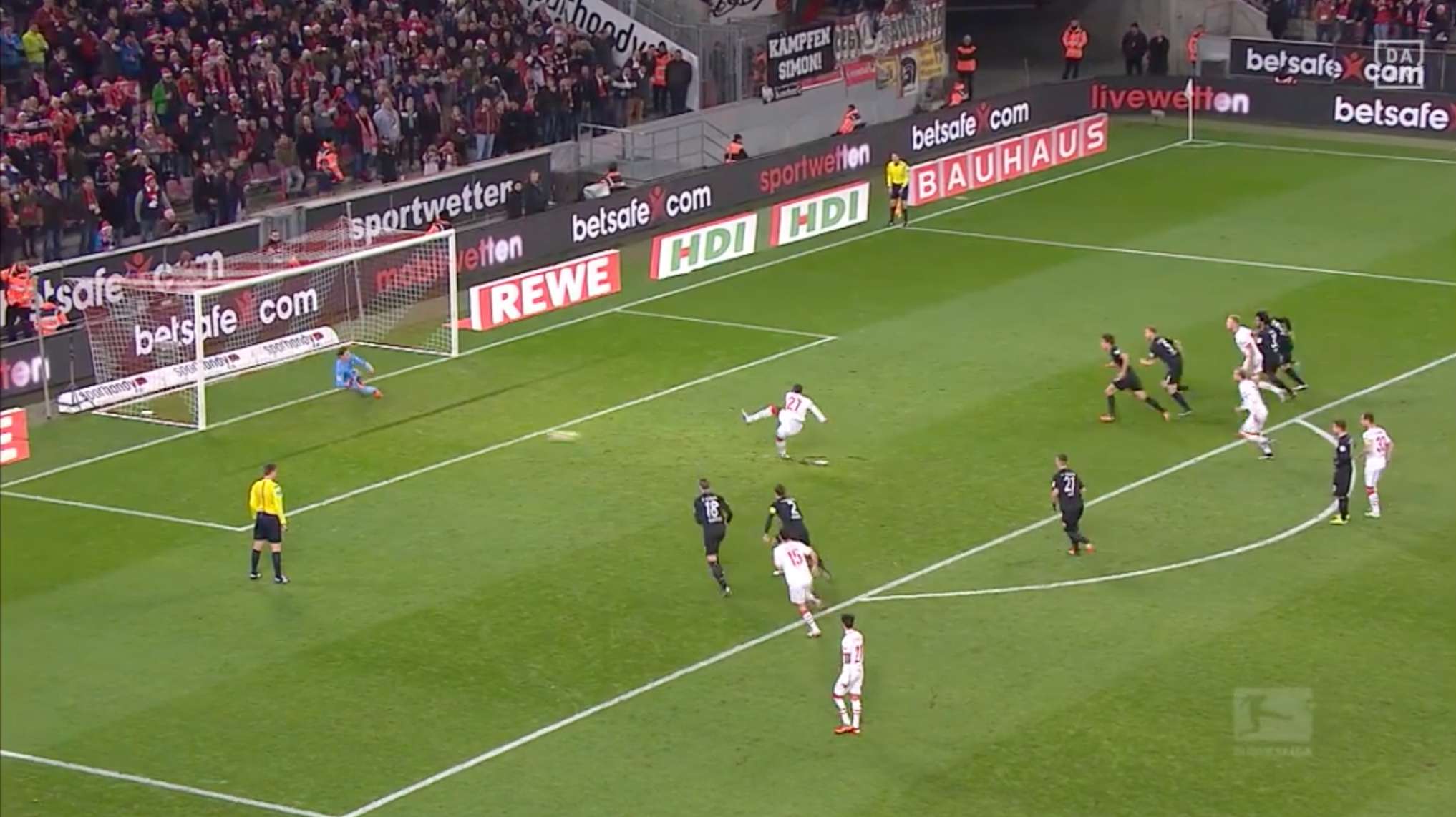 Screenshot Hitz Elfmeterpunkt Modeste