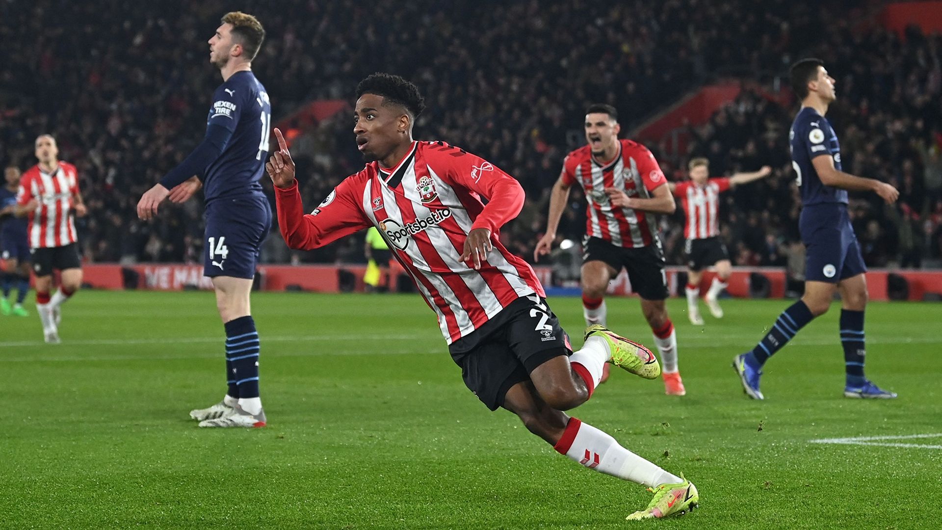 Kyle Walker-Peters Southampton 2021-22
