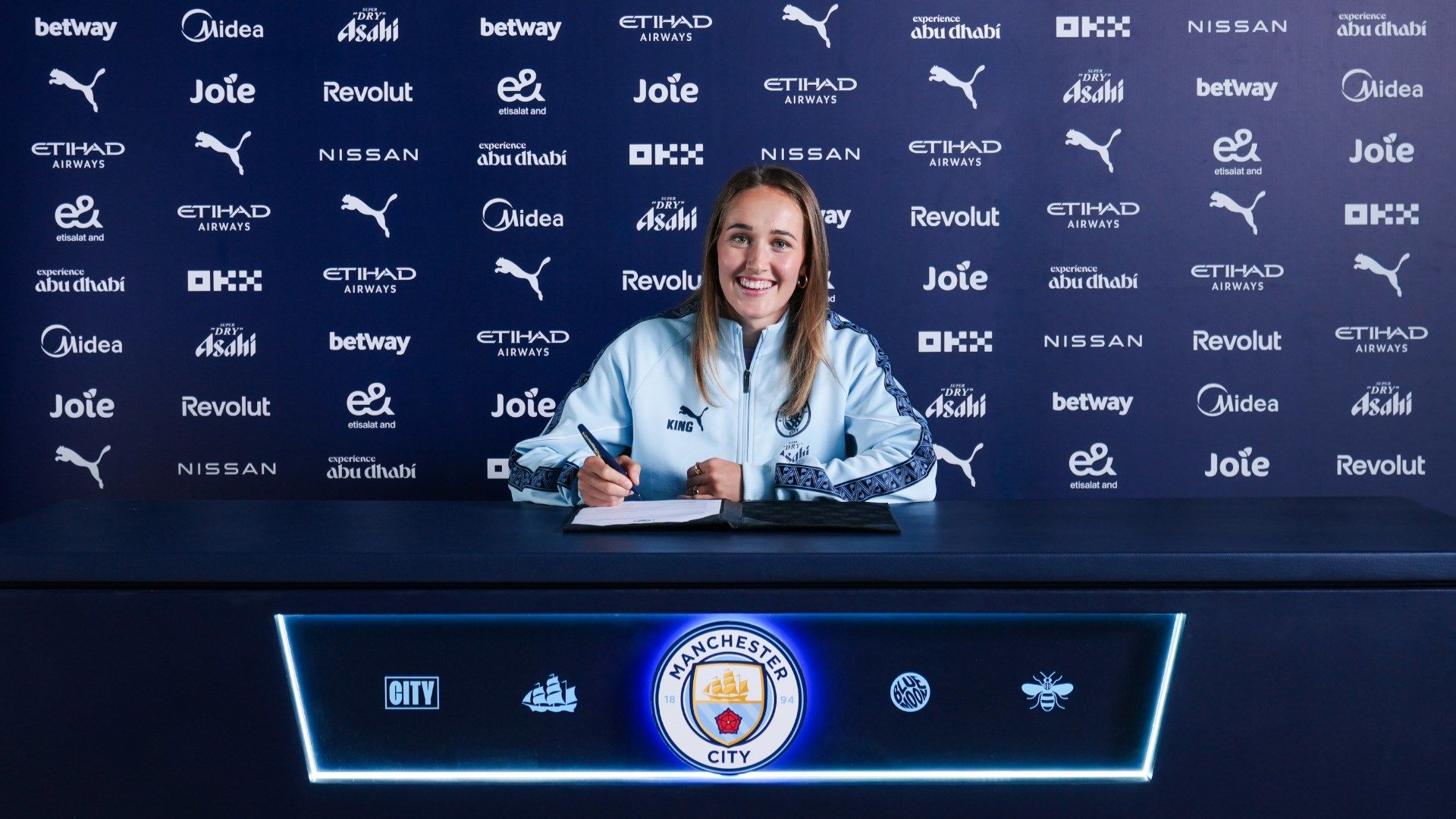 Sydney Lohmann Man City announcement 2025