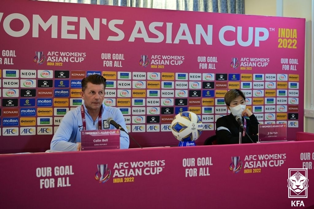 콜린 벨 감독 지소연