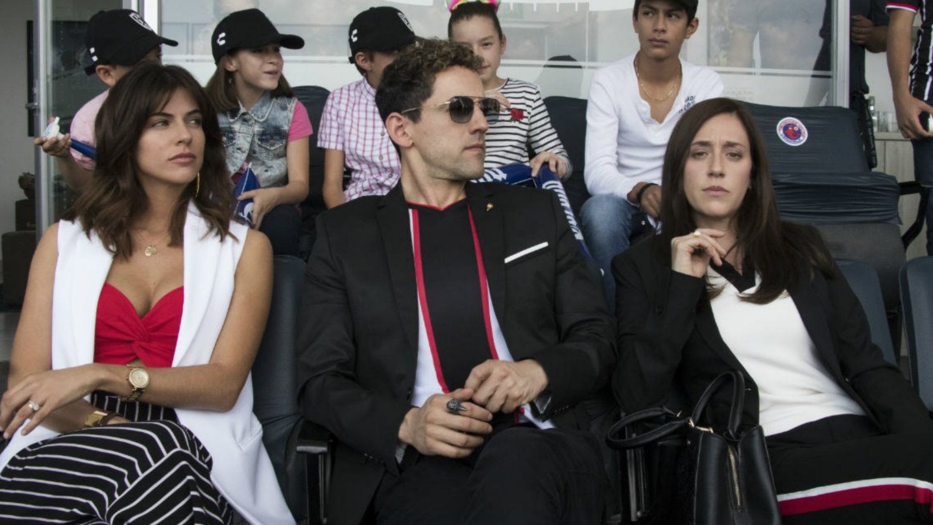 Club de Cuervos cuarta temporada Mary Luz Chava Iglesias Isabel Iglesias