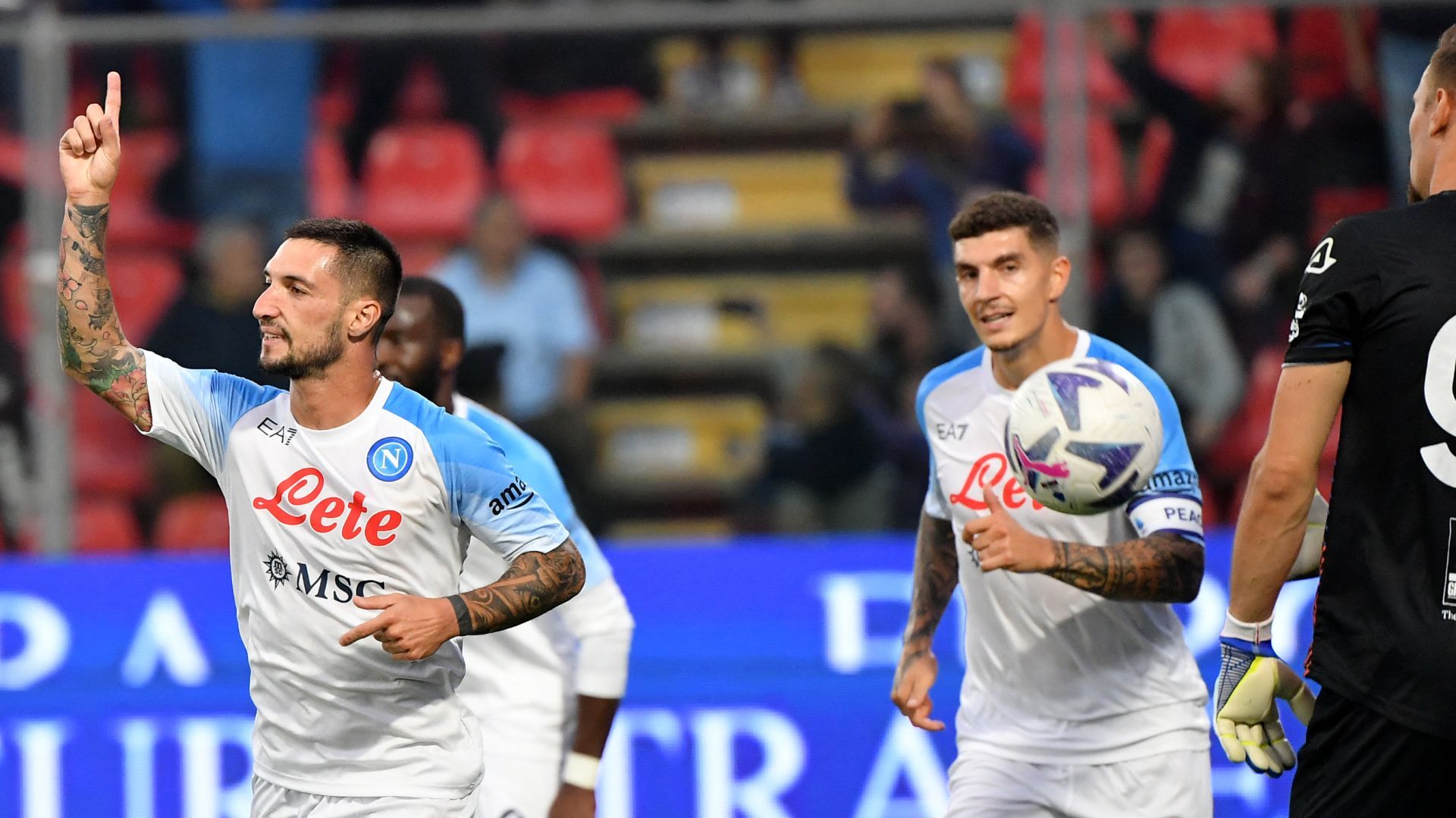 Politano celebrating Napoli 2022