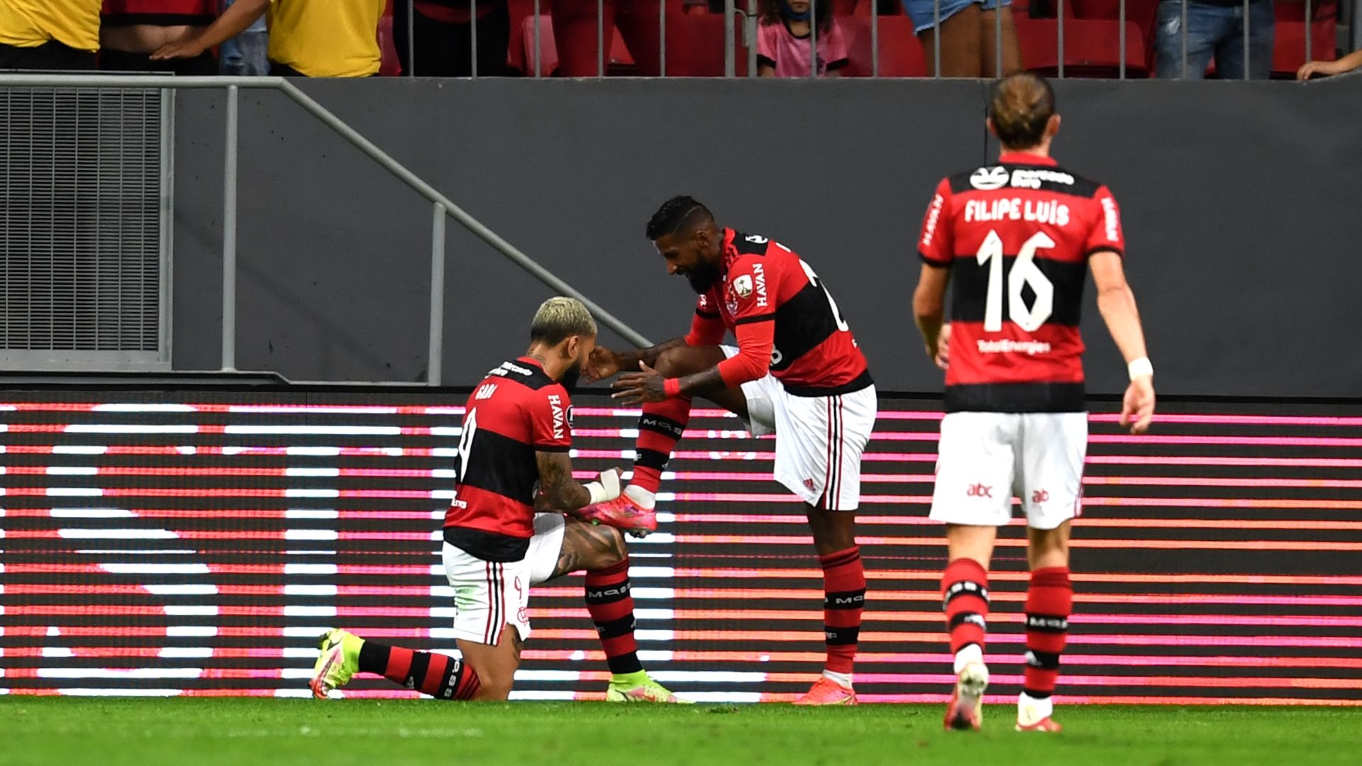 Gabigol e Rodinei, Flamengo x Olimpia, quartas Copa Libertadores, 18082021