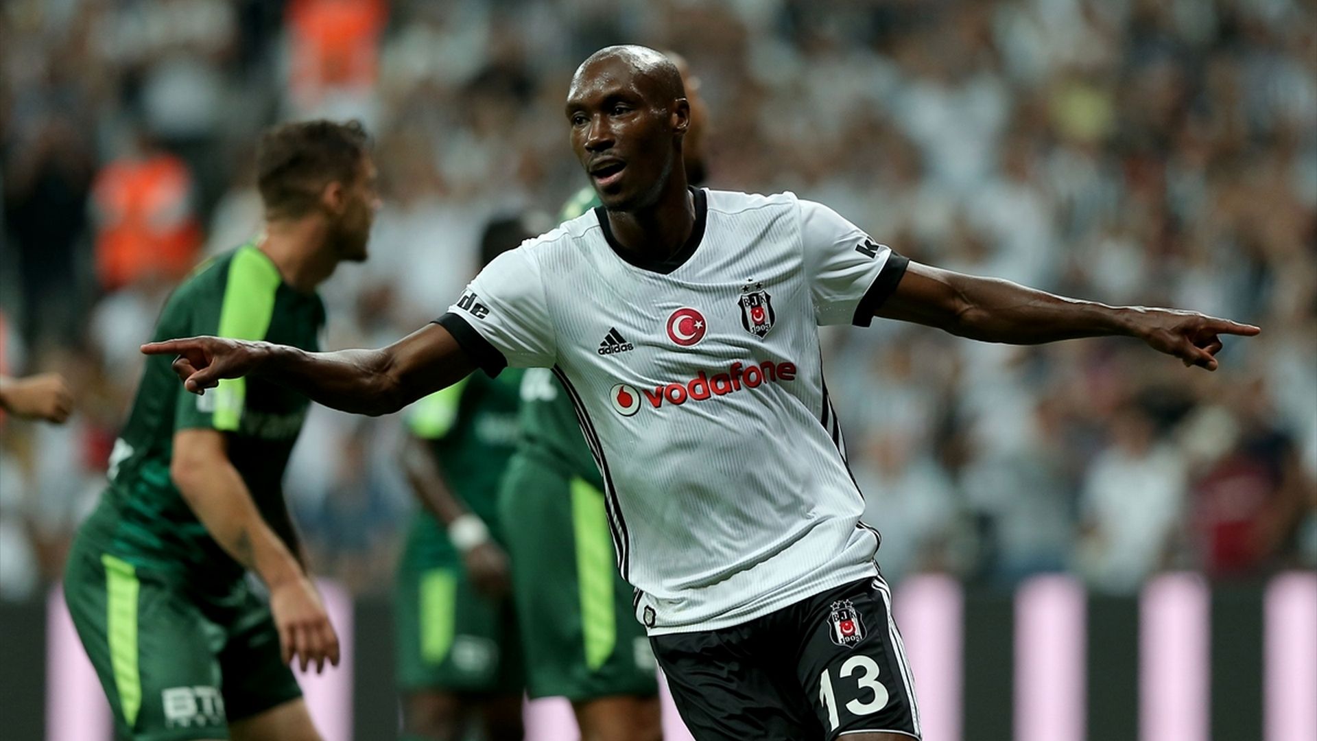 Atiba Hutchinson Besiktas Bursaspor 2682017
