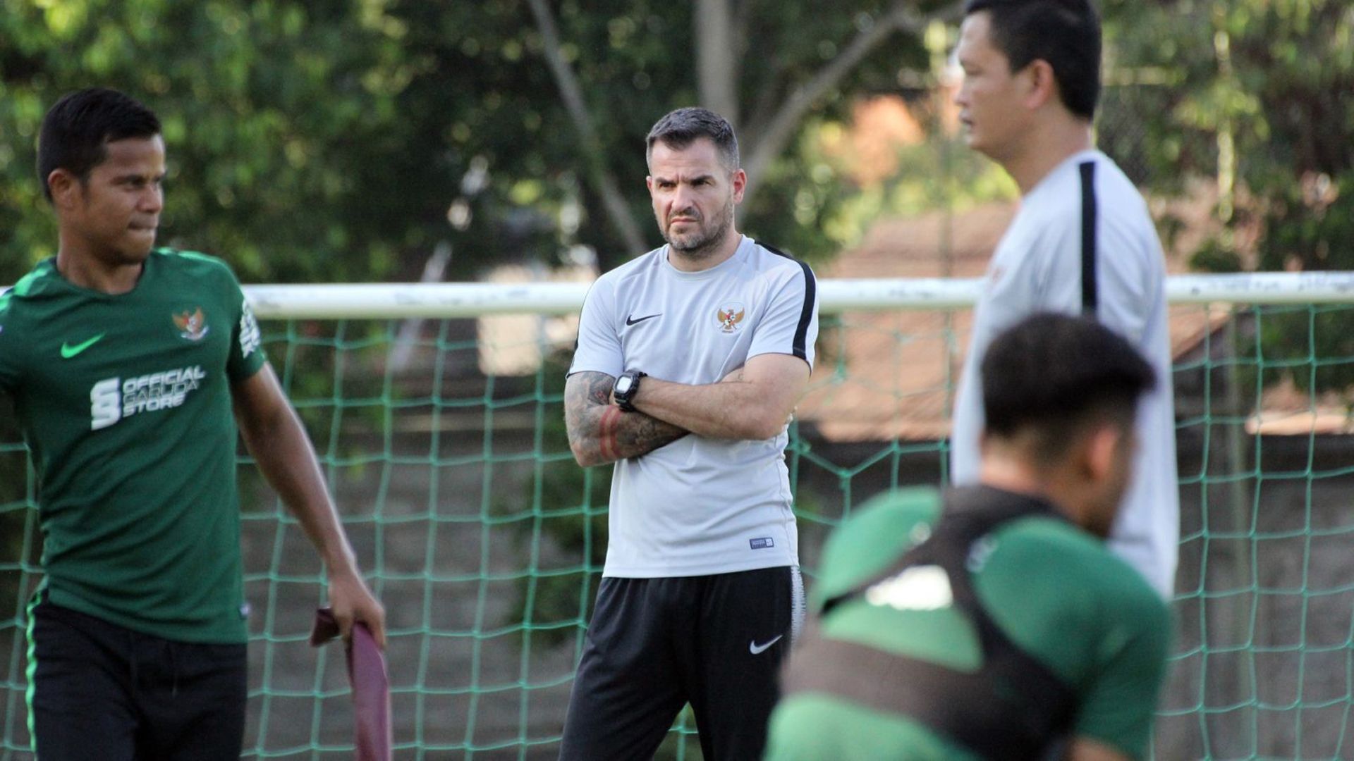 Latihan Timnas Indonesia Di Bali - Simon Mcmenemy