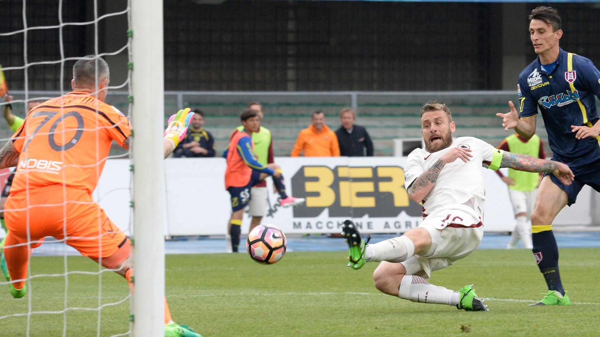 Stefano Sorrentino Daniele De Rossi - Chievo Roma