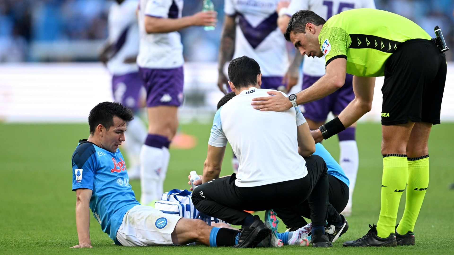 Hirving Lozano sufre lesión con Napoli