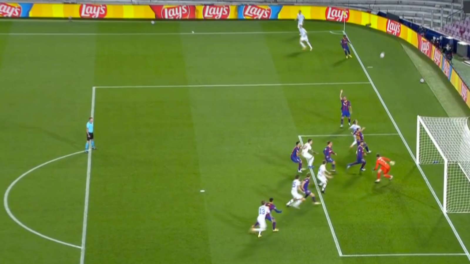 Captura gol anulado Barcelona Dinamo Champions League