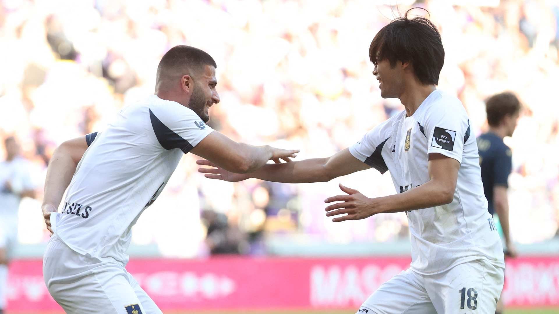 20220516 Deniz Undav Kaoru Mitoma