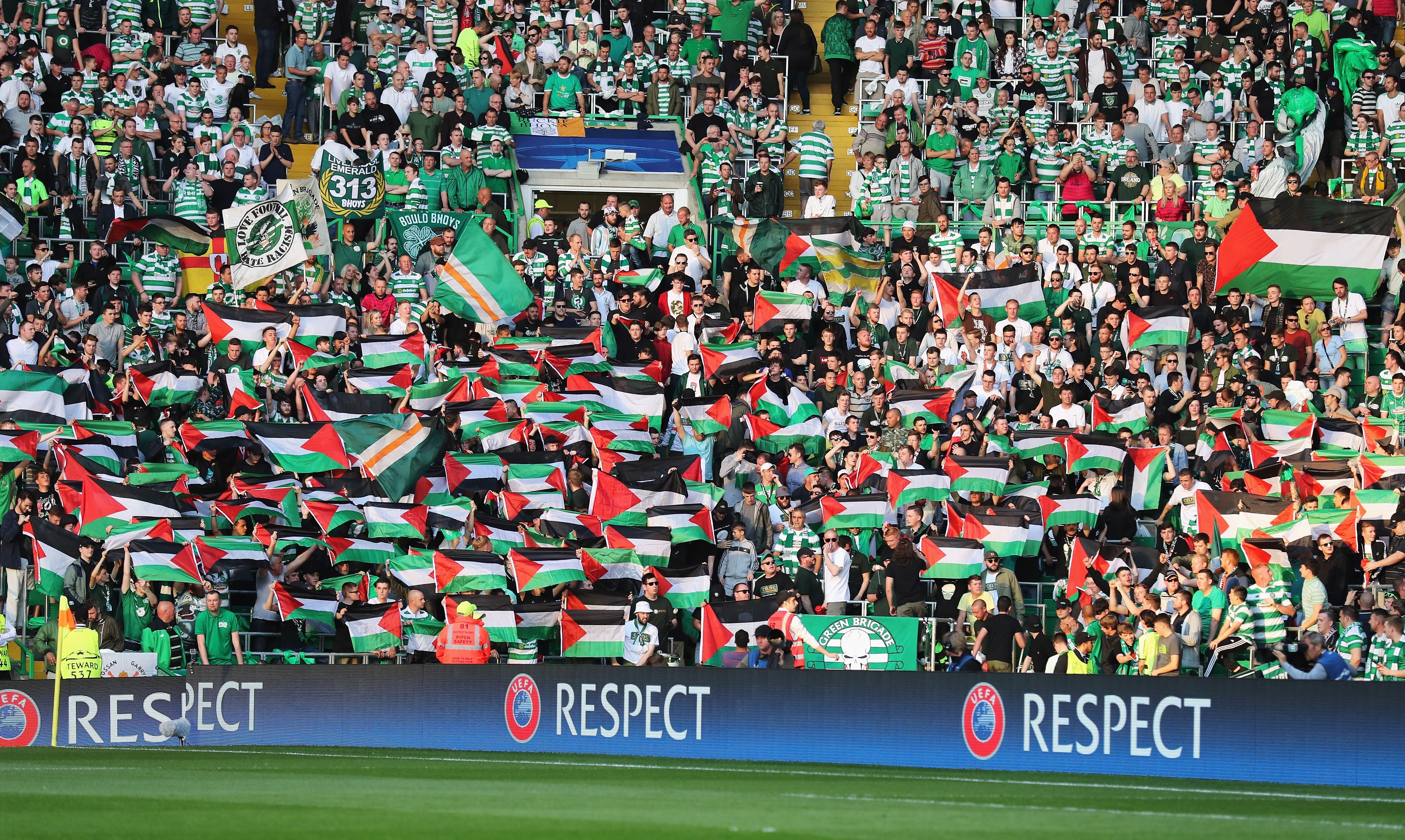 Banderas palestinas en el Celtic Park