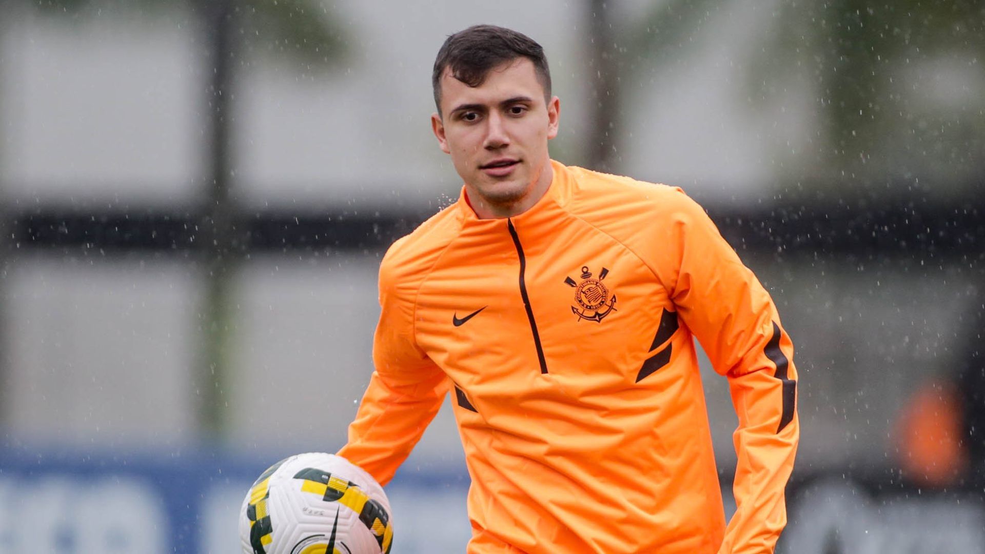Lucas Piton treino Corinthians 2022