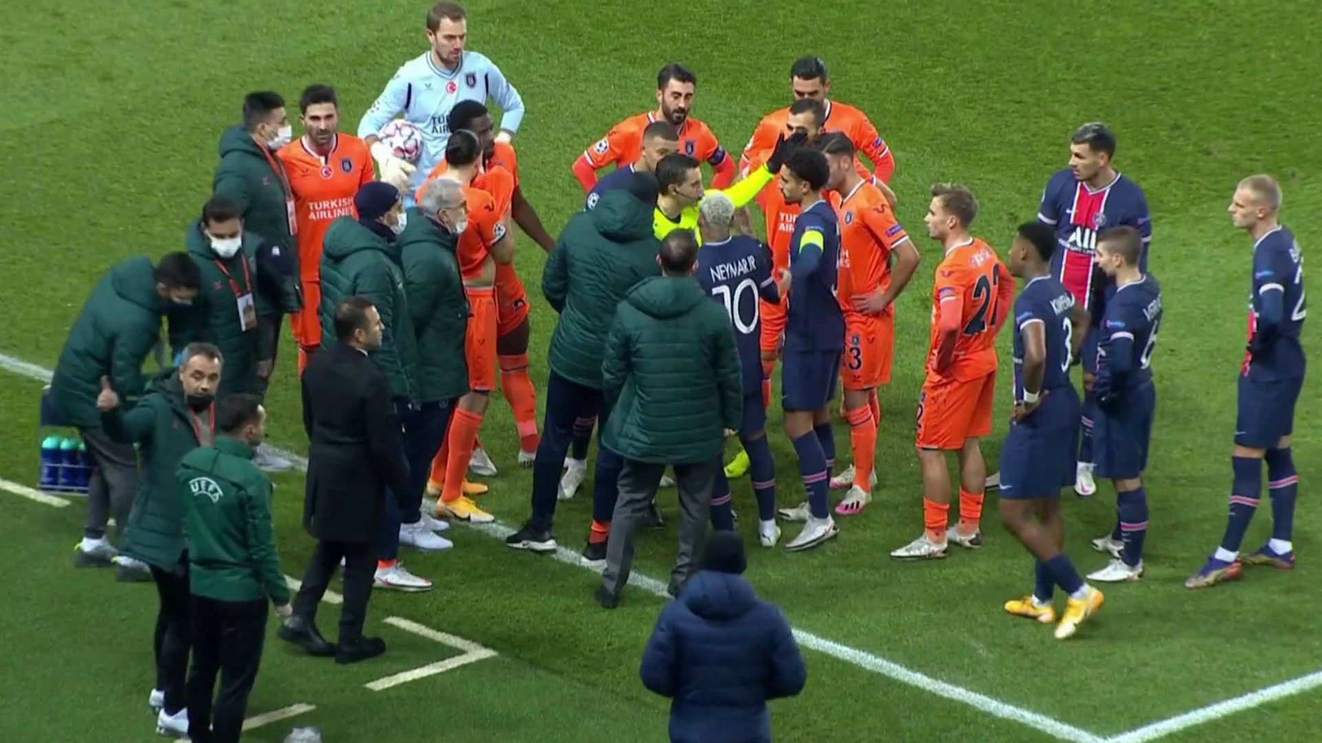 PSG Istanbul Insultos racistas