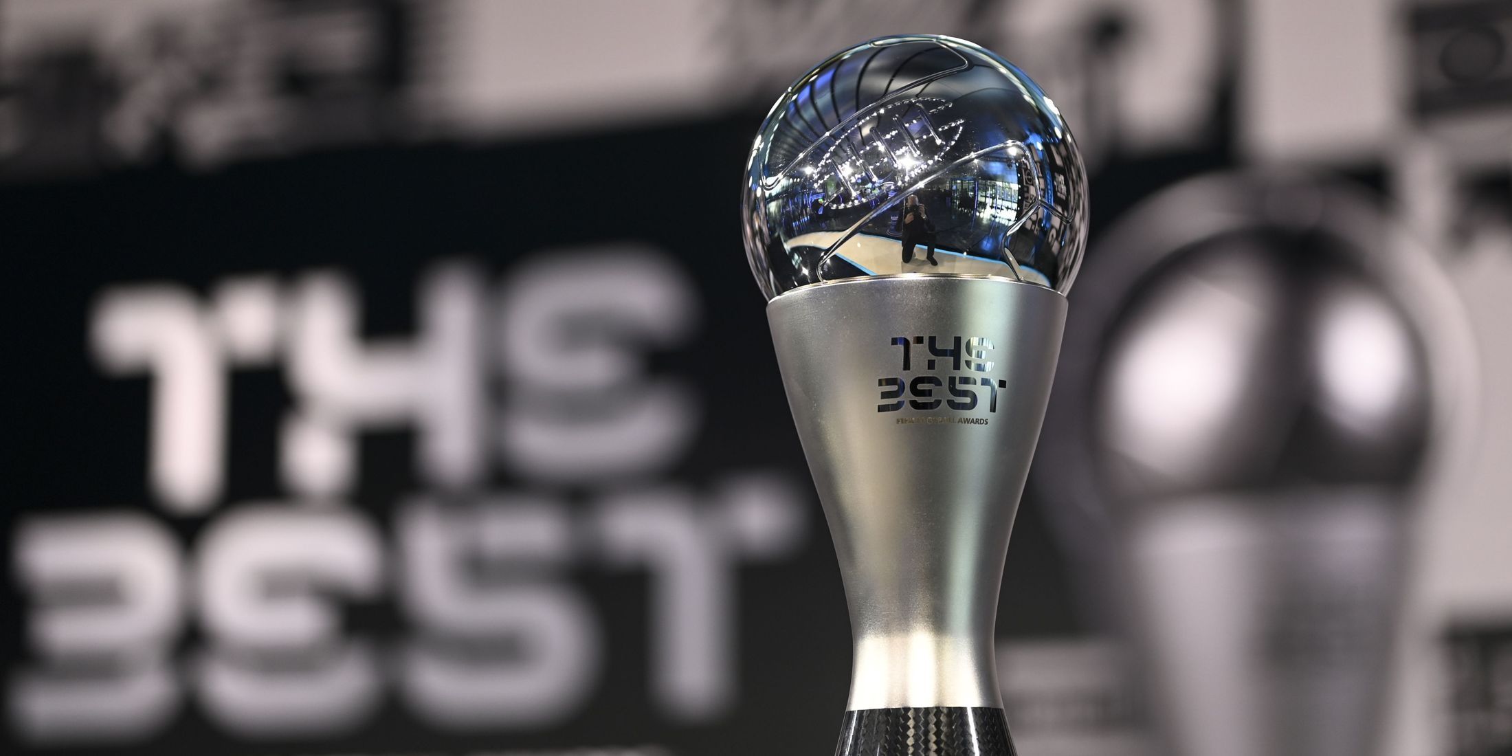 HIC 2:1 Fifa The Best Award Trophy