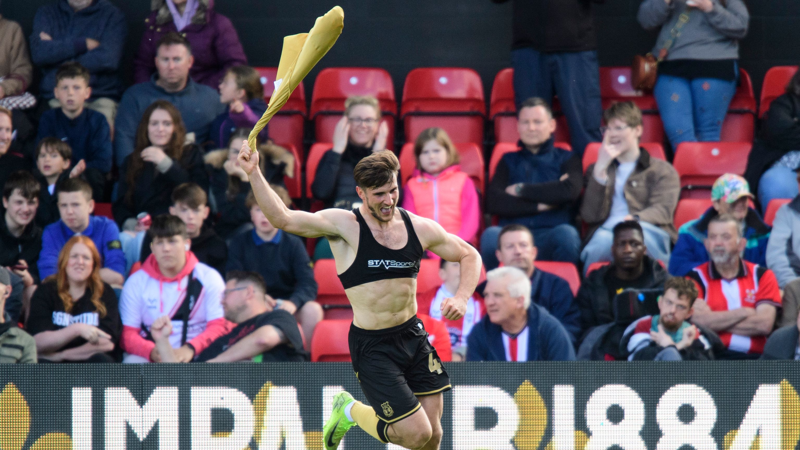 Wrexham end on a high! Red Dragons overcome promotion hangover to finish League One season with a win as Elliot Lee and Ryan Longman shine & Paul Mullin is left out yet again | Goal.com UK