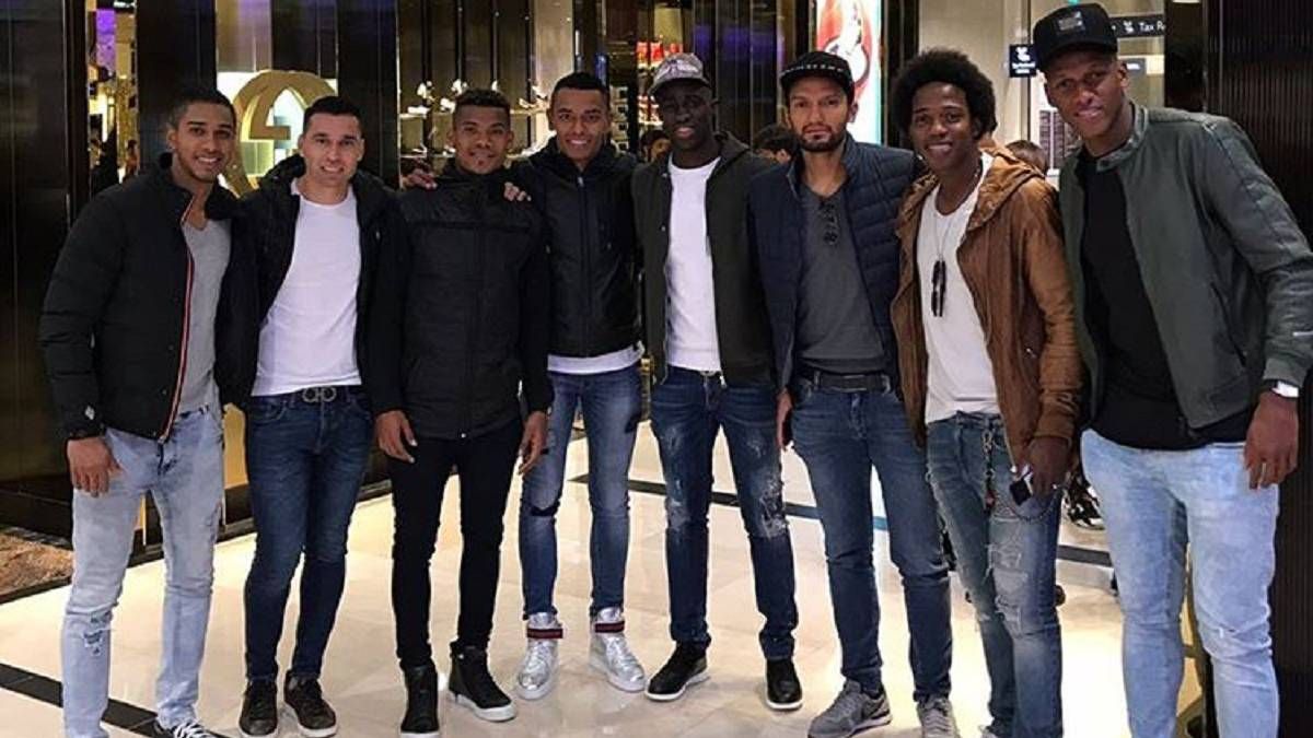 Selección Colombia de descanso en Asia