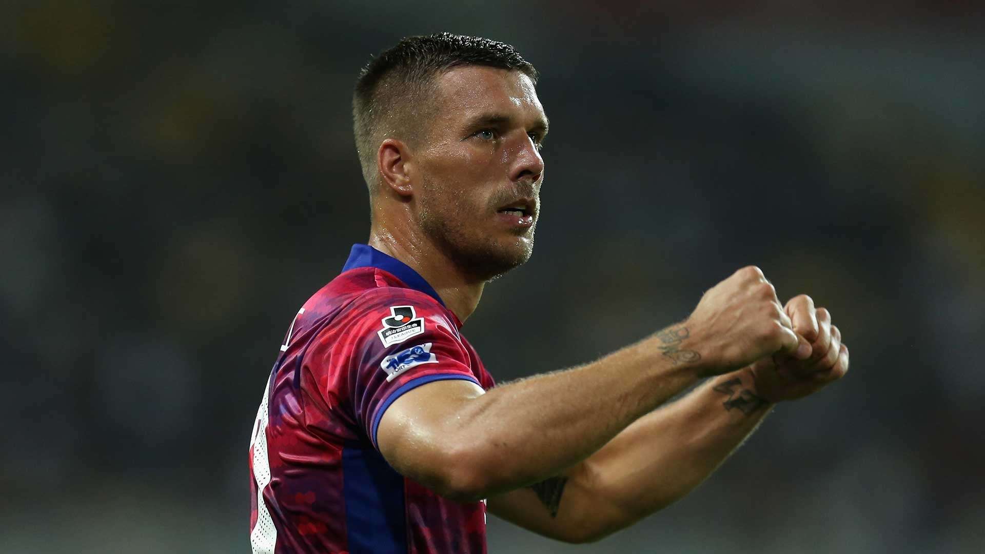 2017-07-29-kobe-lukas podolski