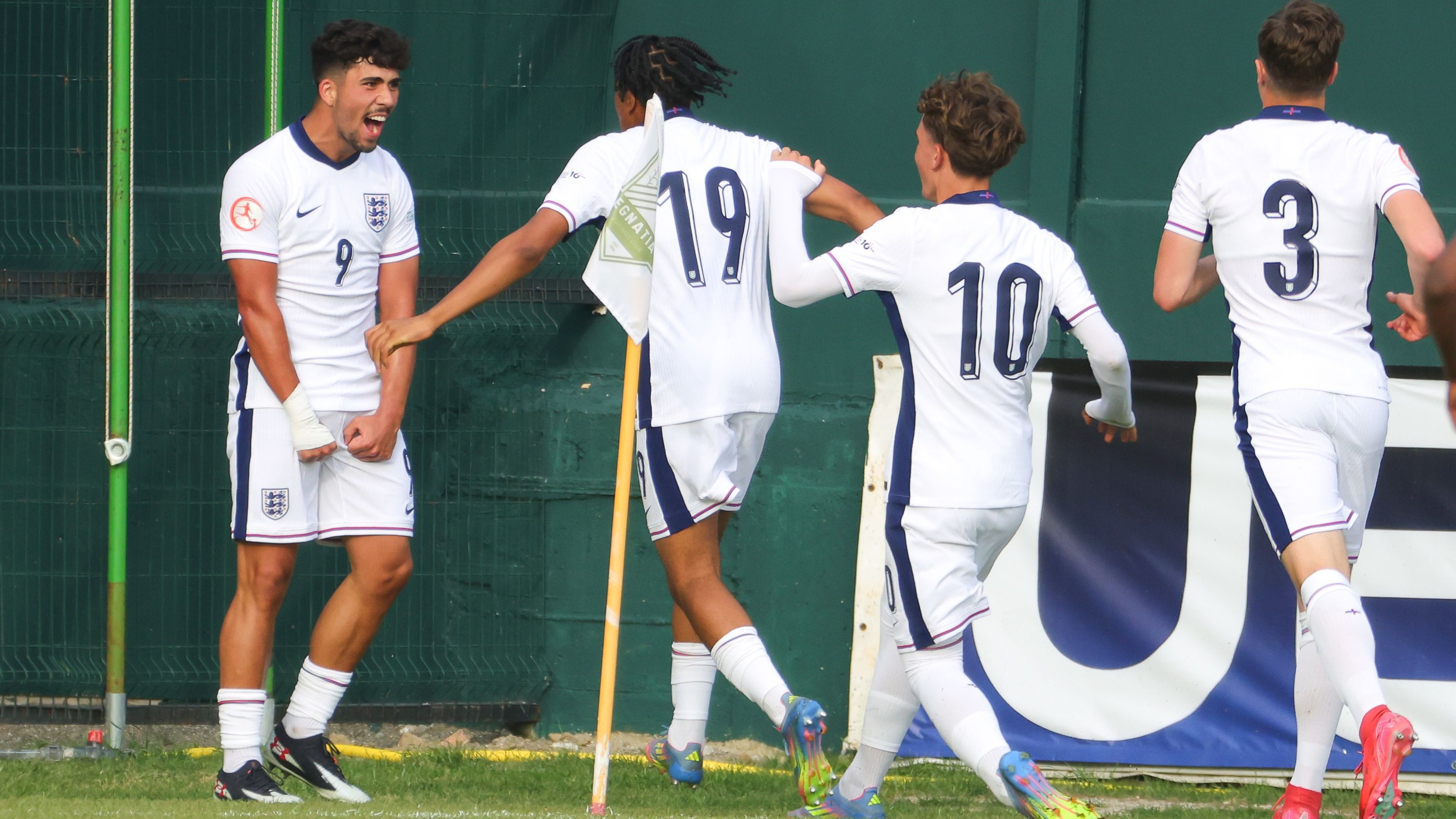 WATCH: England's future is looking bright! Alejandro Gomez converts incredible team goal at Under-17 European Championships before Noah Fernandez scores stunning free-kick for Belgium | Goal.com UK