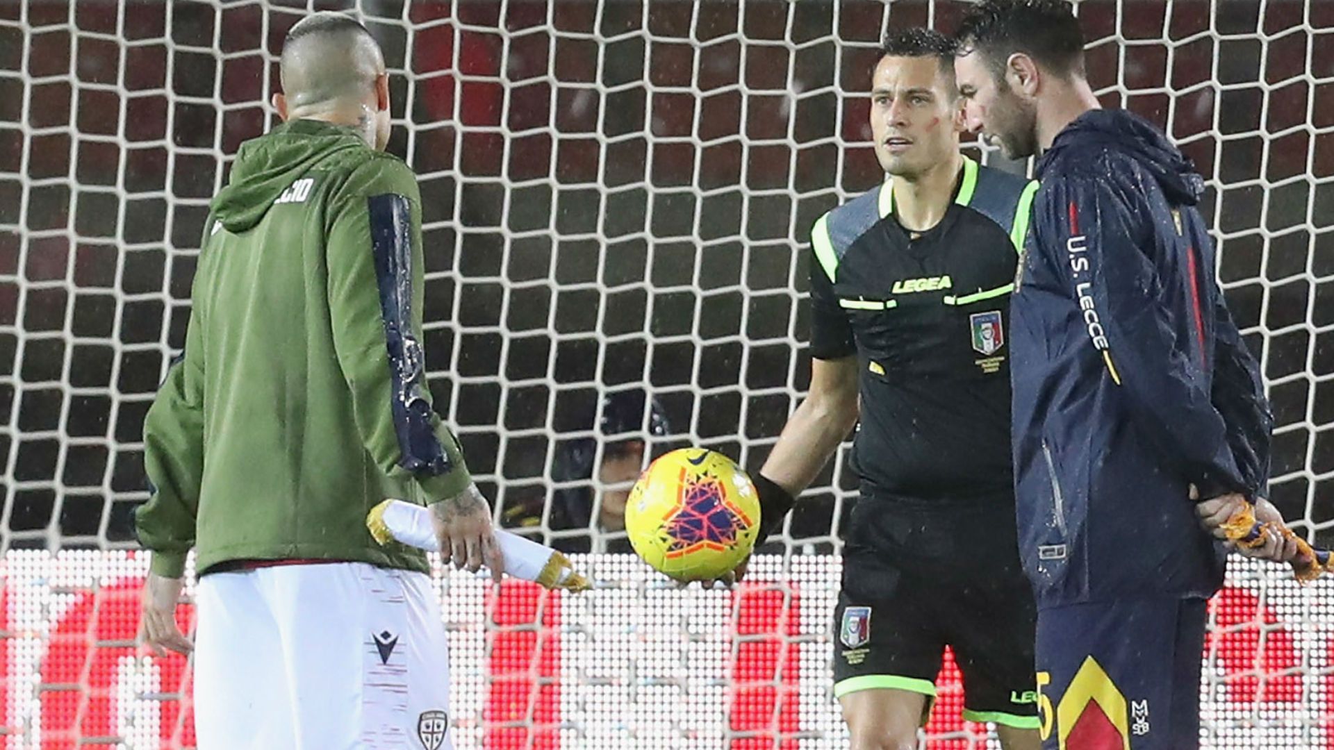 Nainggolan Lucioni Lecce Cagliari Serie A