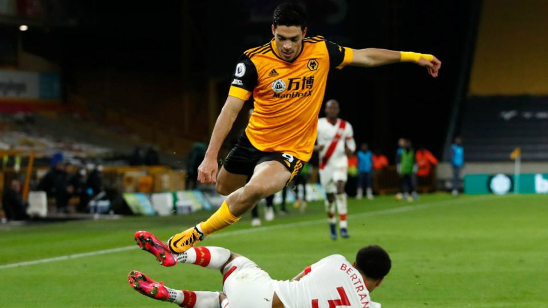 Raúl Jiménez Wolves Southampton
