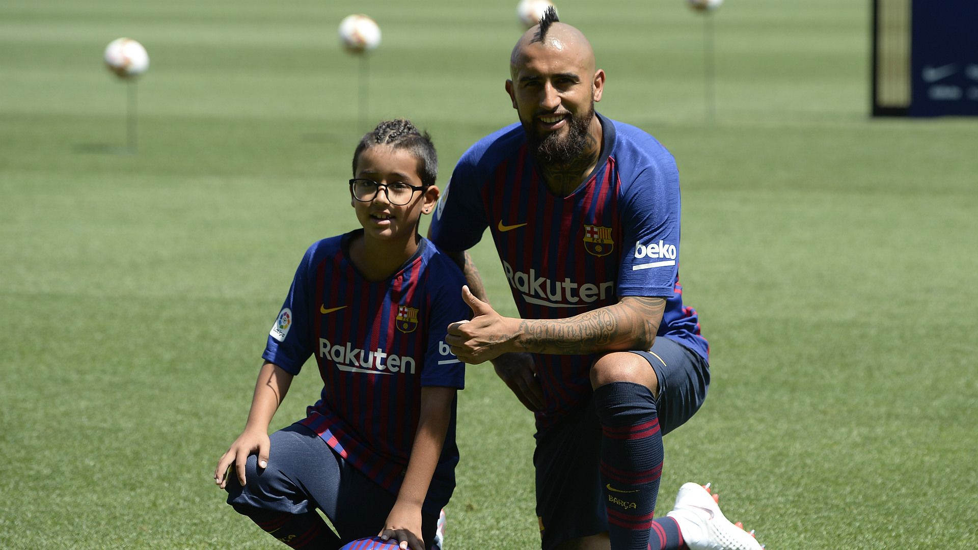 Arturo Vidal Barcelona unveiling