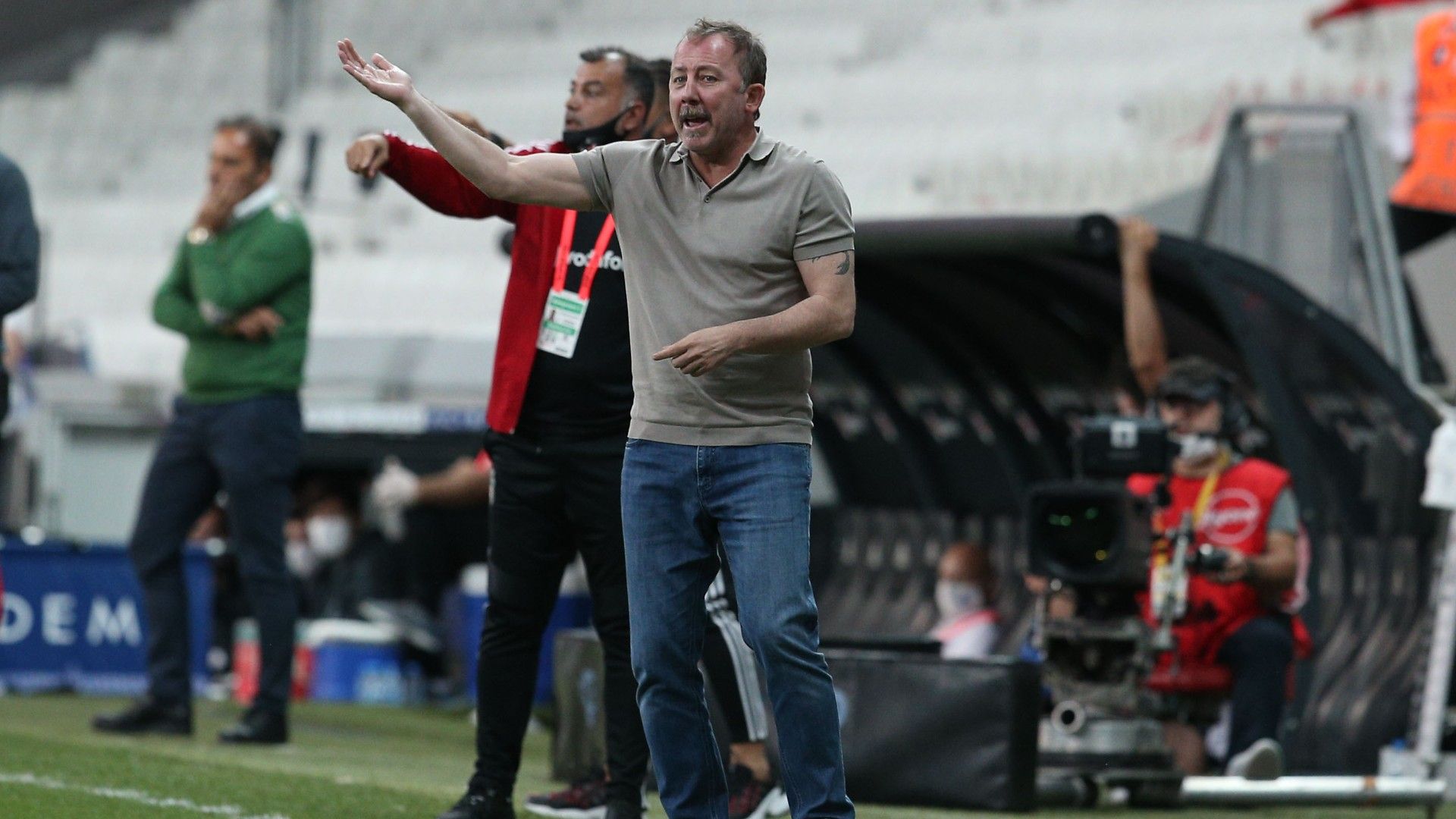 Sergen Yalcin Besiktas v Kasimpasa 07092020