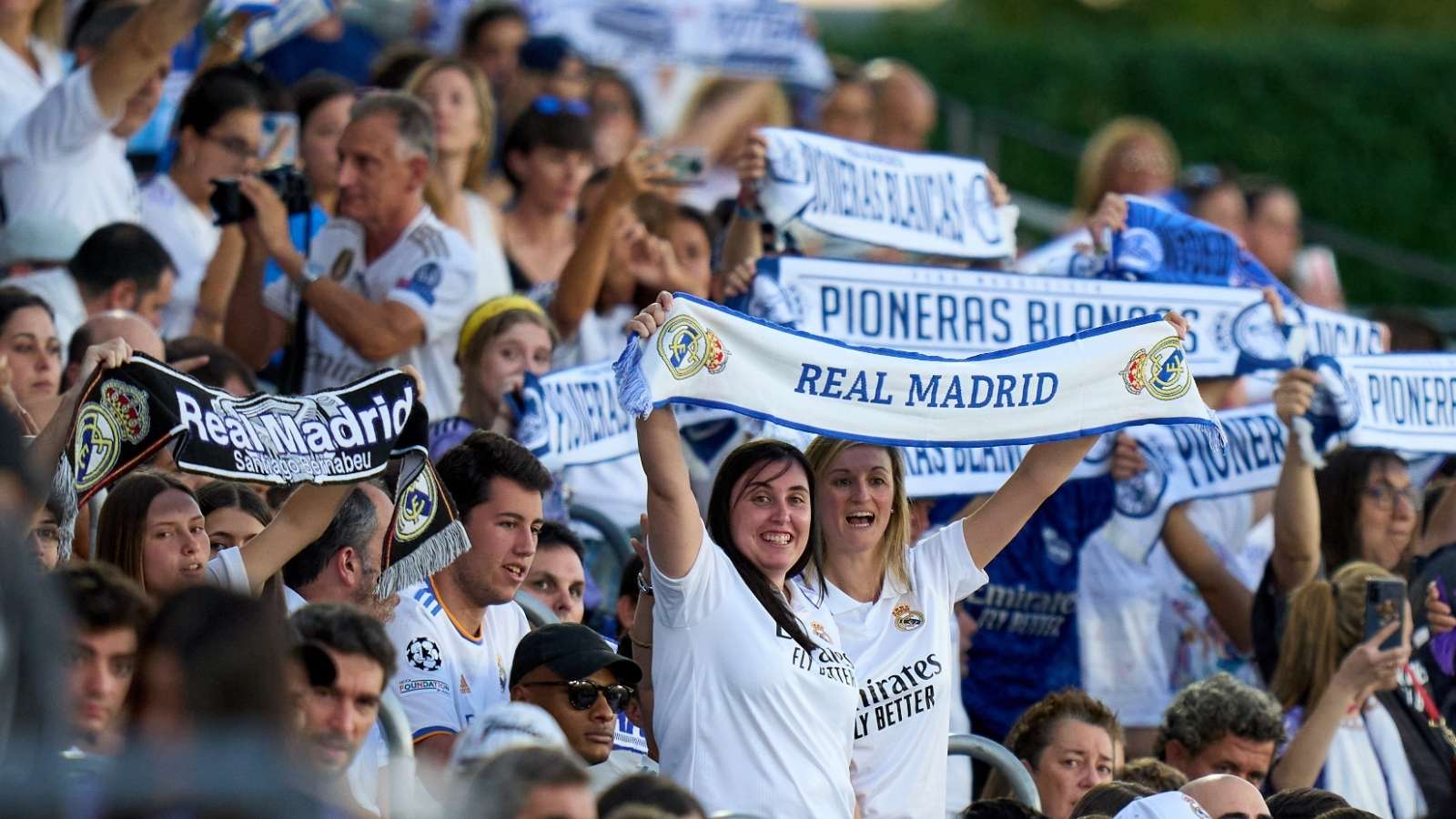 Real Madrid Women fans 2022
