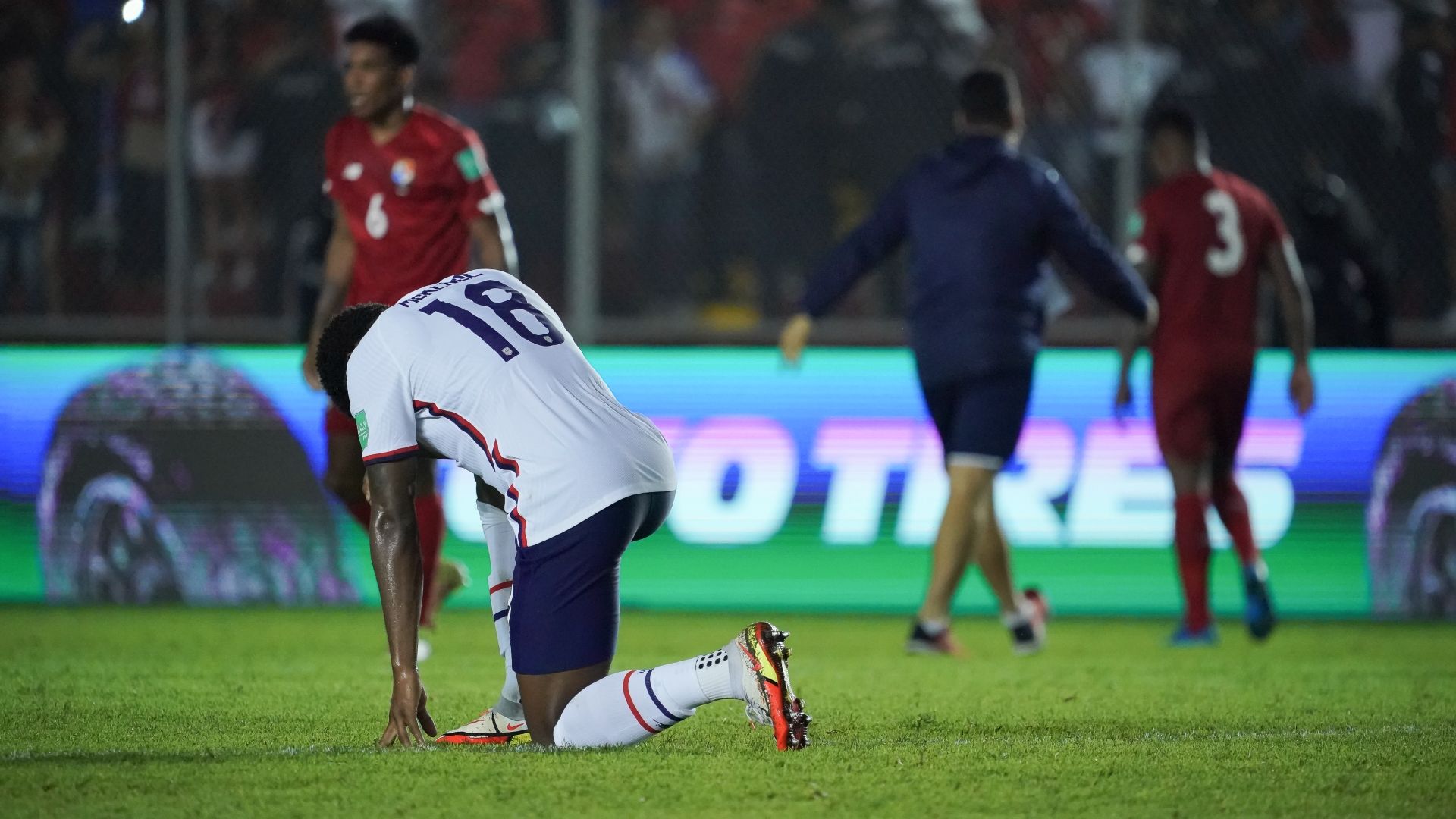 Mark Mckenzie USMNT Panama 2021