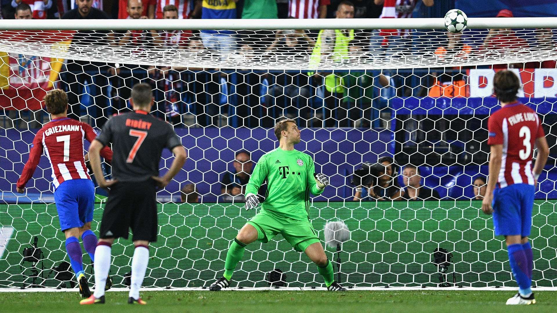 Griezmann Penalty on the crossbar against Neuer Atletico Bayern Champions League 28092016