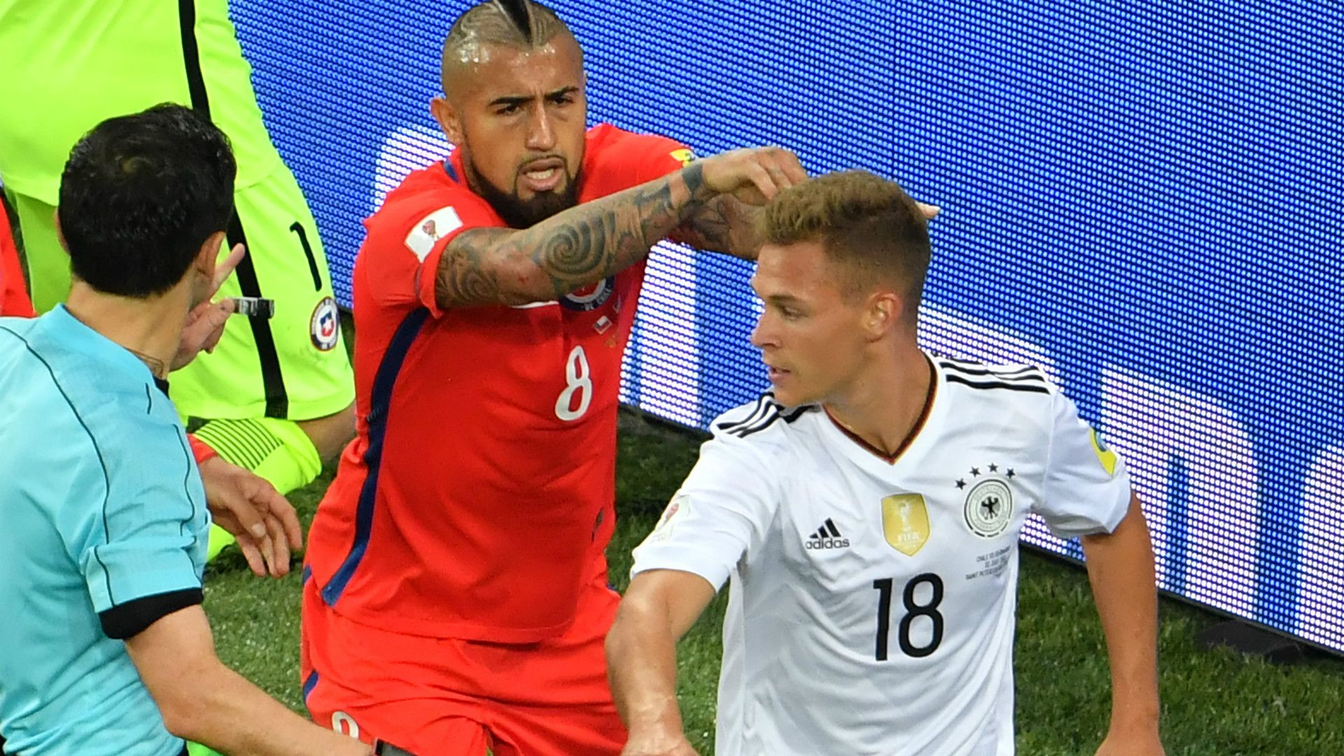 Arturo Vidal Joshua Kimmich