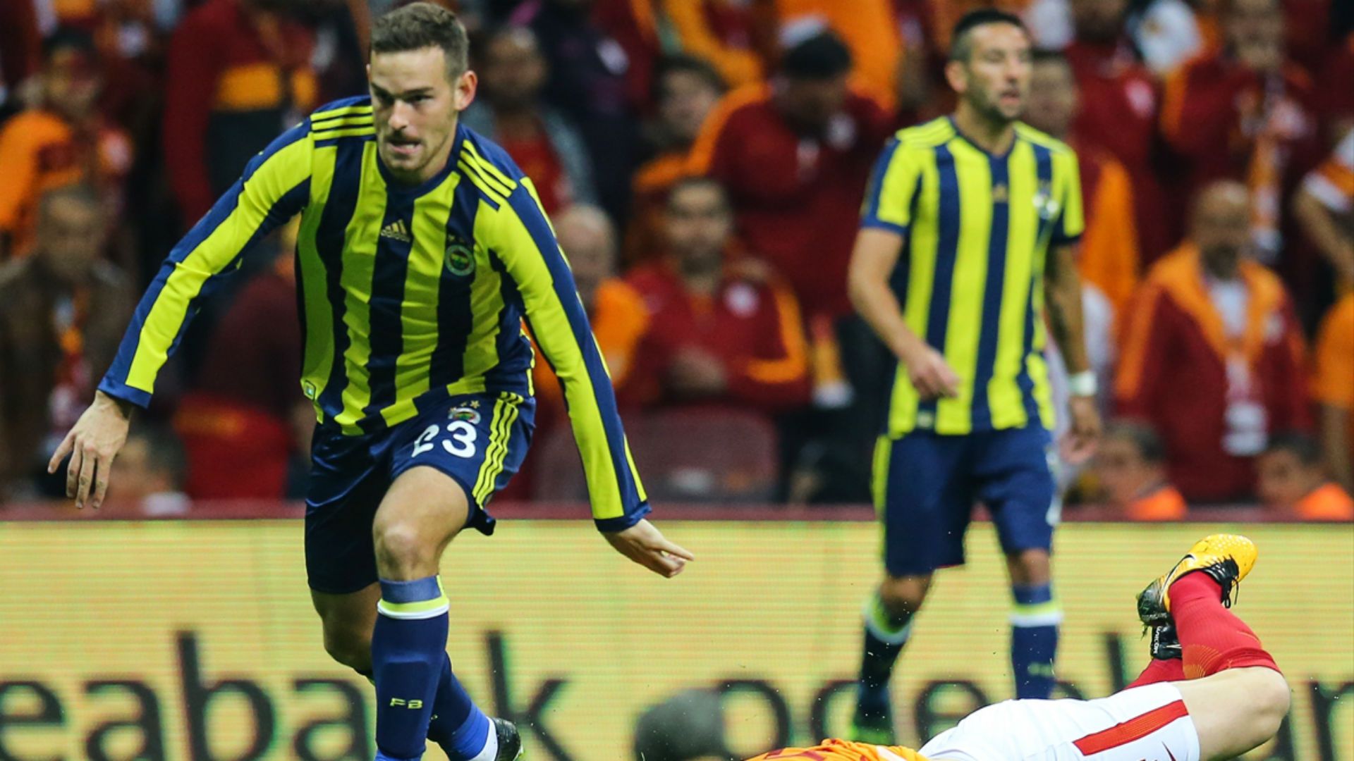 Serdar Aziz Vincent Janssen Galatasaray Fenerbahce 10222017
