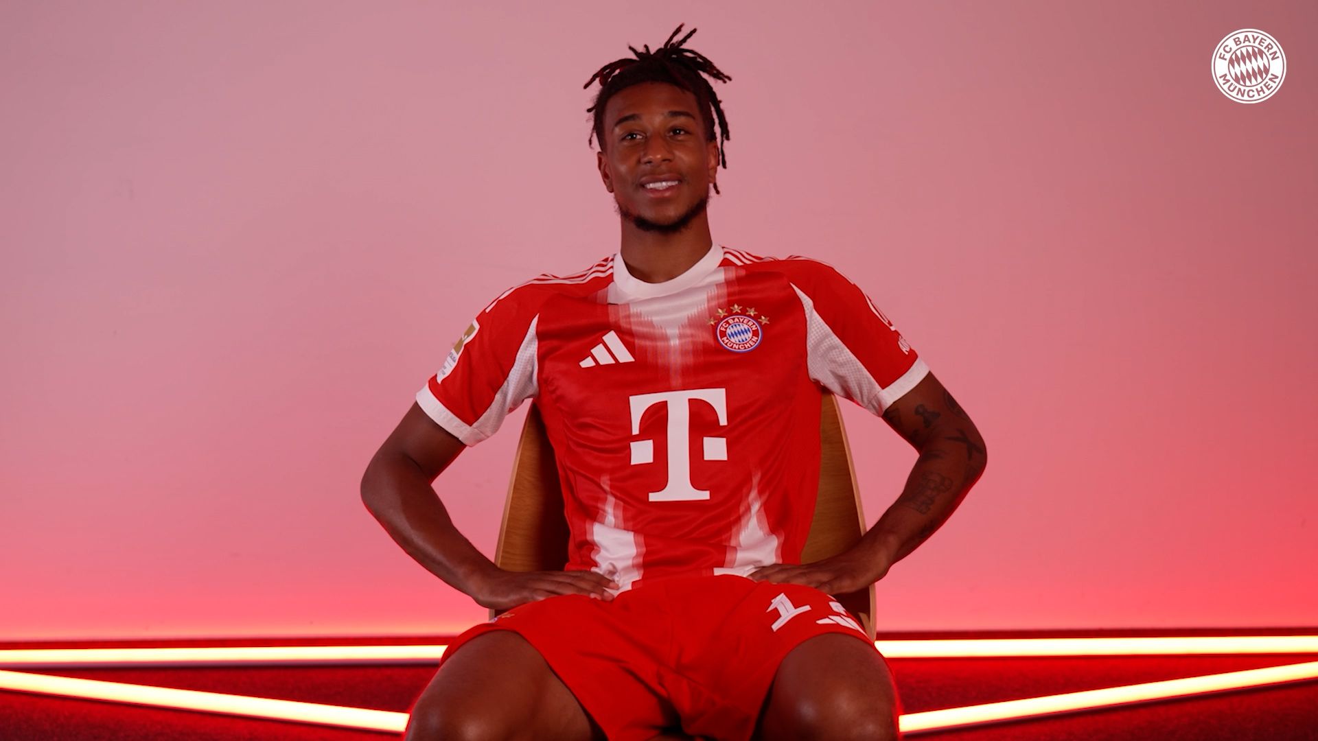 Michael Olise FC Bayern