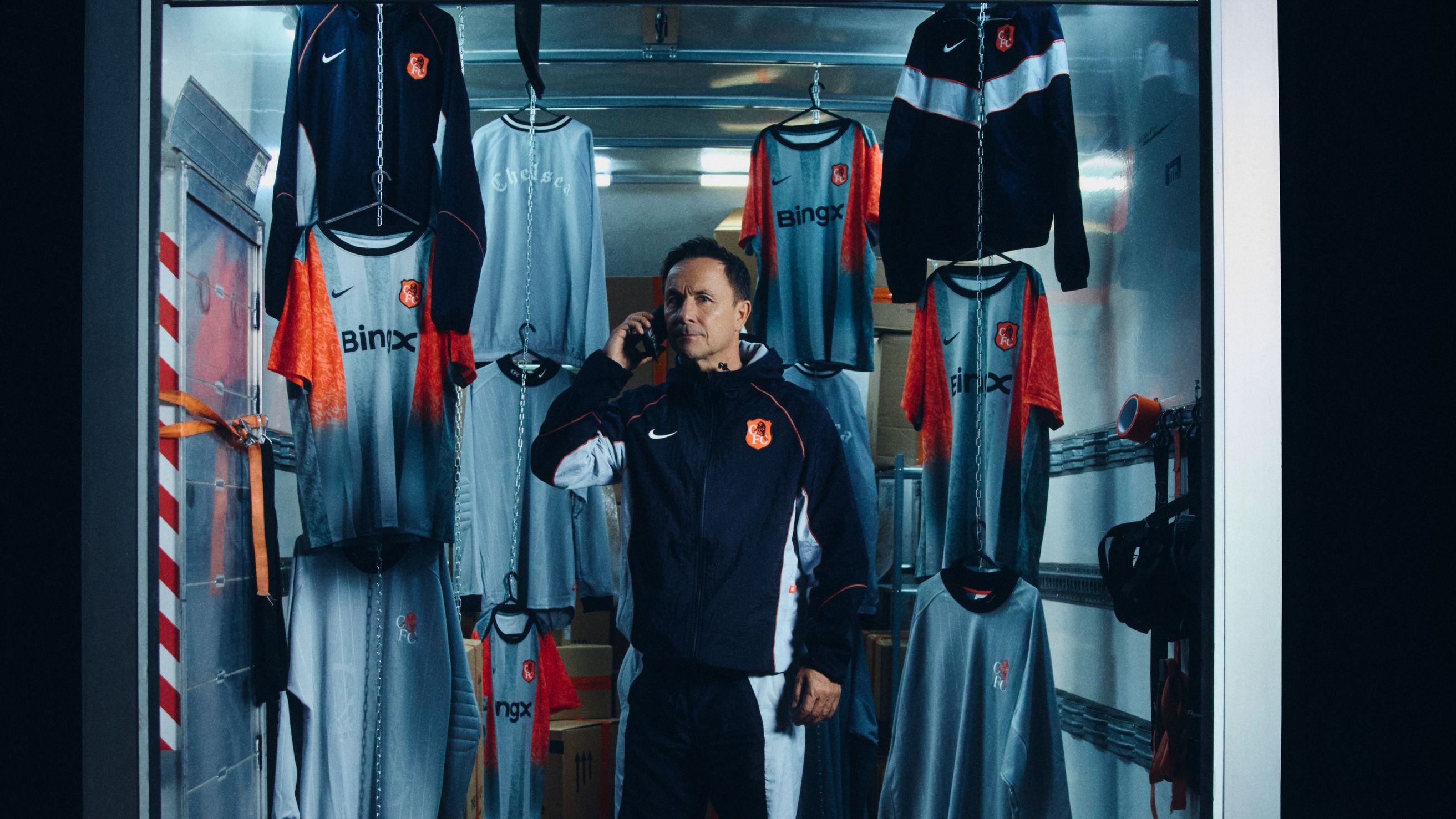 Dennis Wise dons re-imagined Chelsea kit