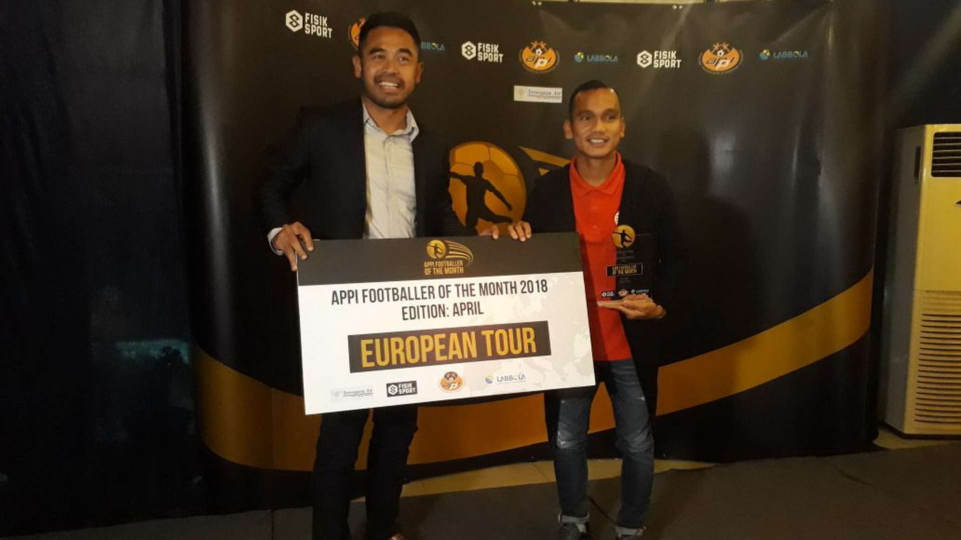 Riko Simanjuntak & Ponaryo Astaman