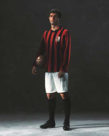 Pulisic AC Milan special kit for 125th club anniversary