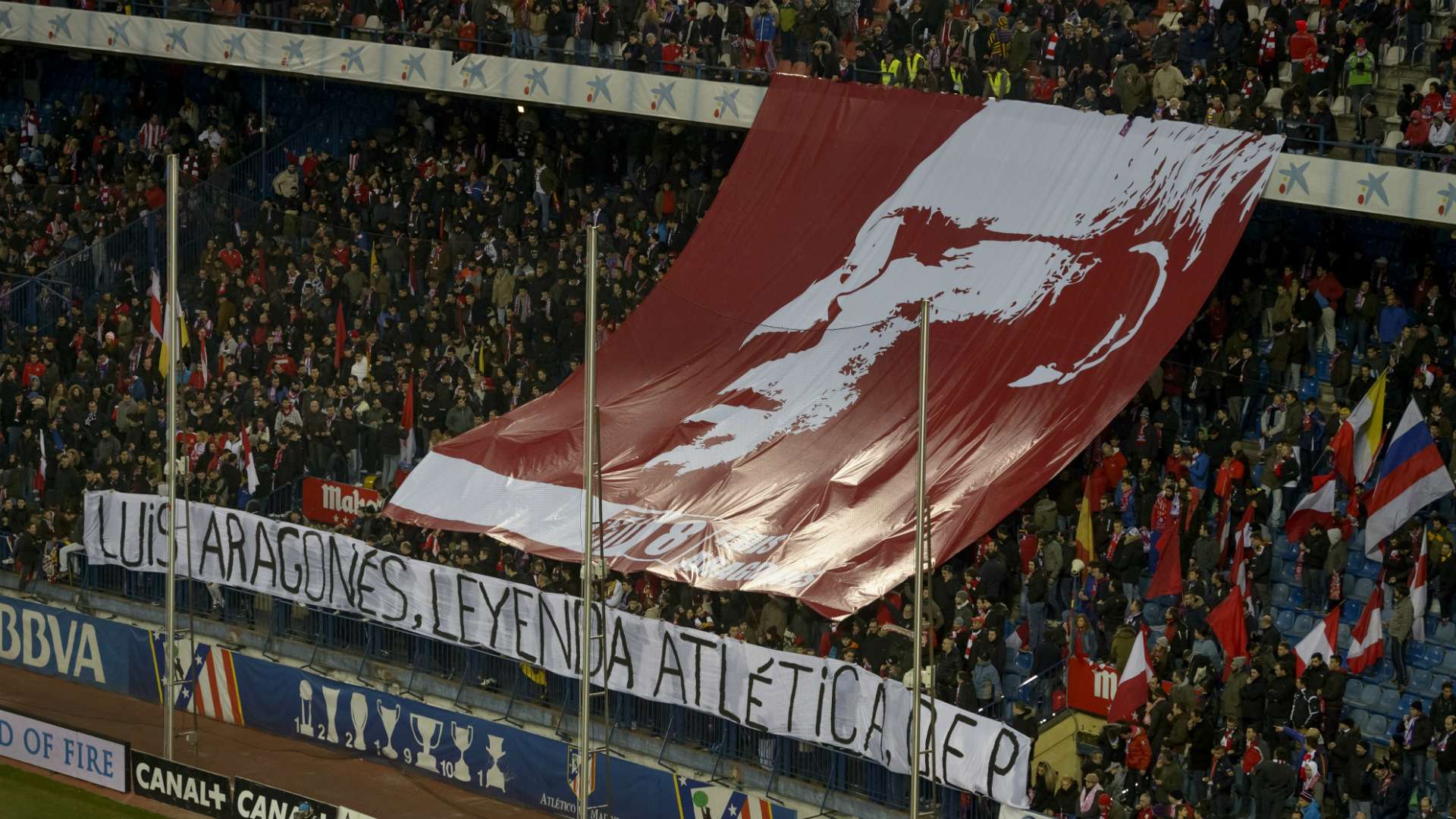 Luis Aragones tribute