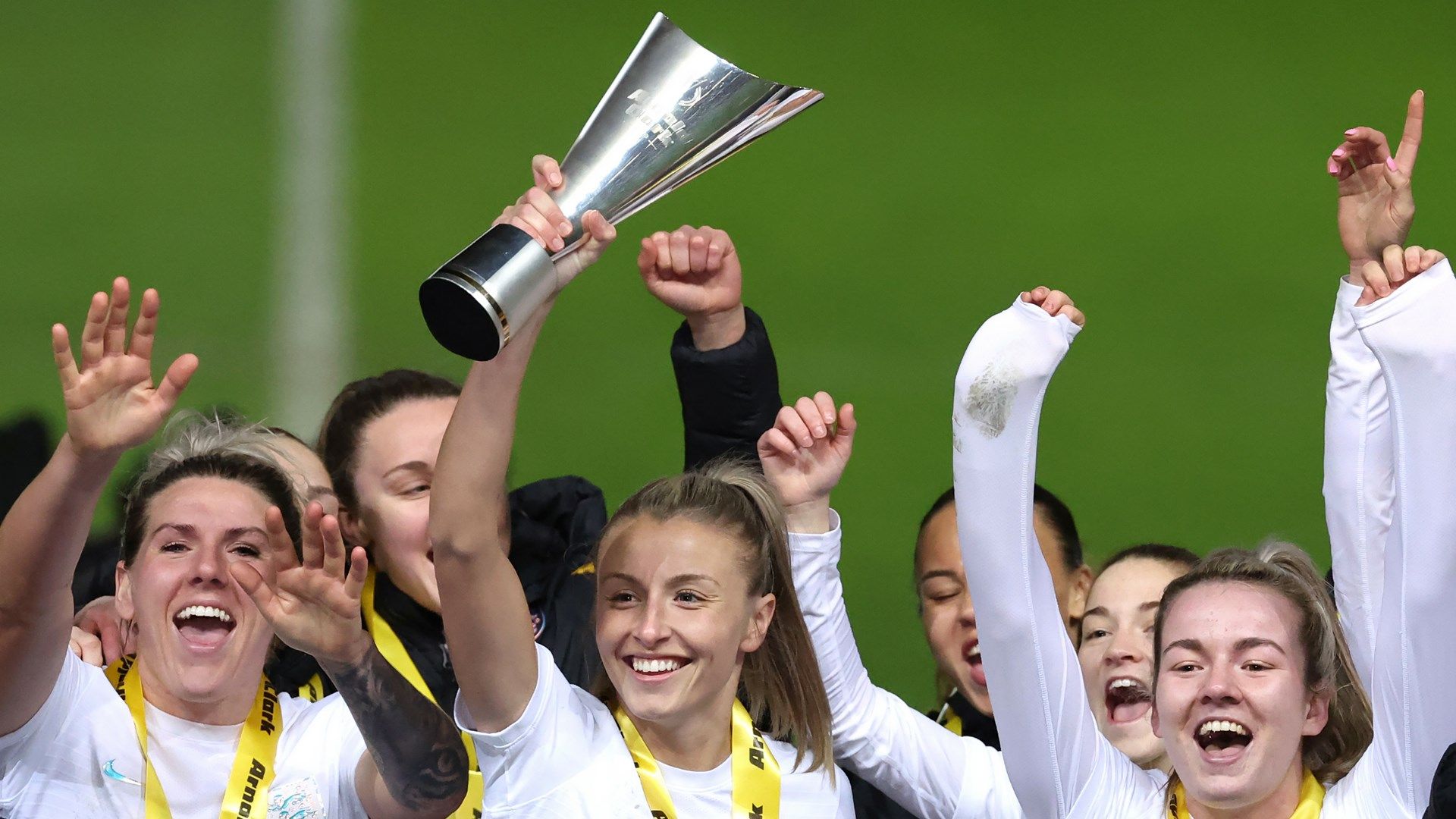 Leah Williamson England Women Arnold Clark Cup 2023