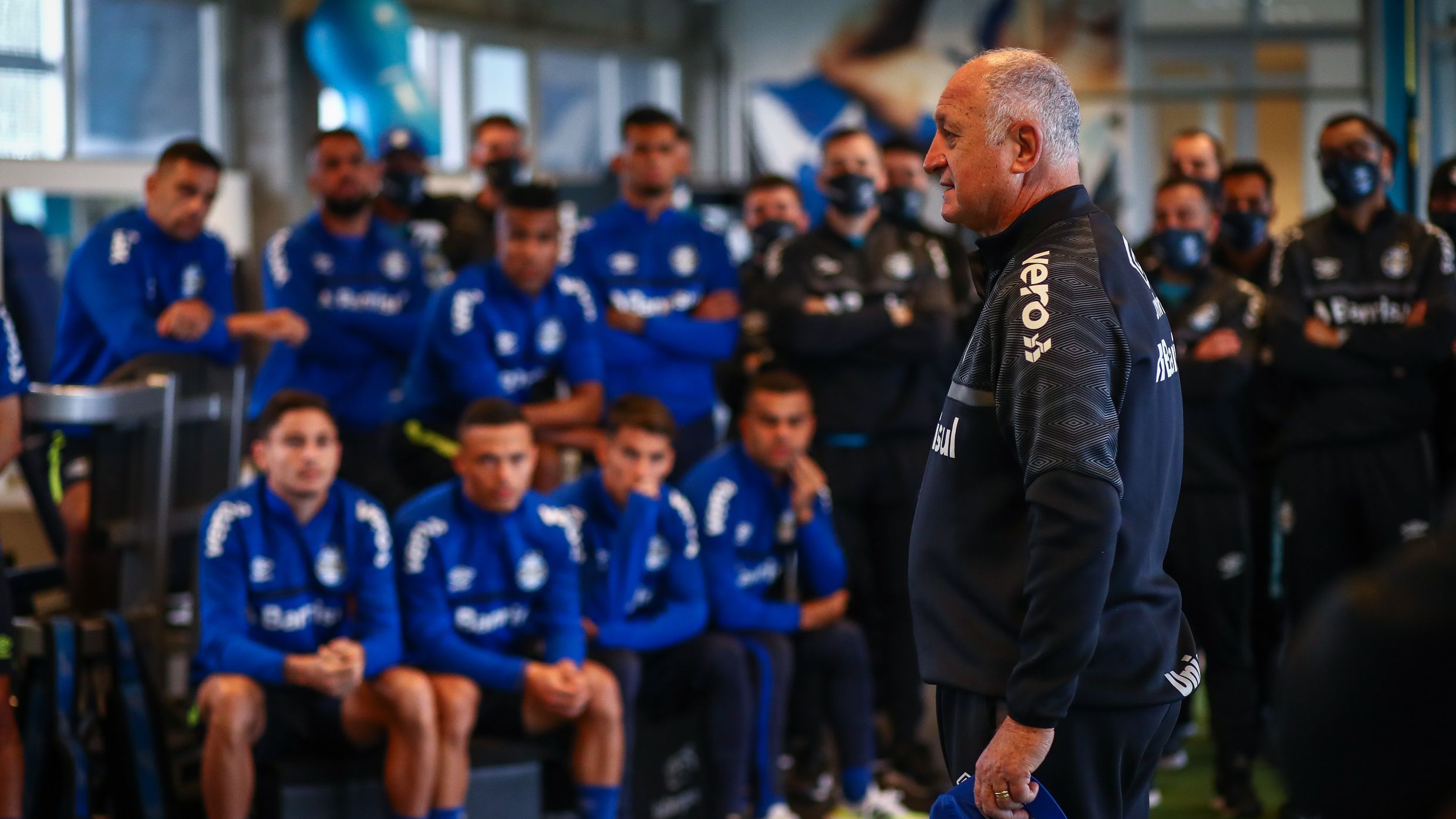 Luis Felipe Scolari (Felipão) e elenco do Grêmio, 2021