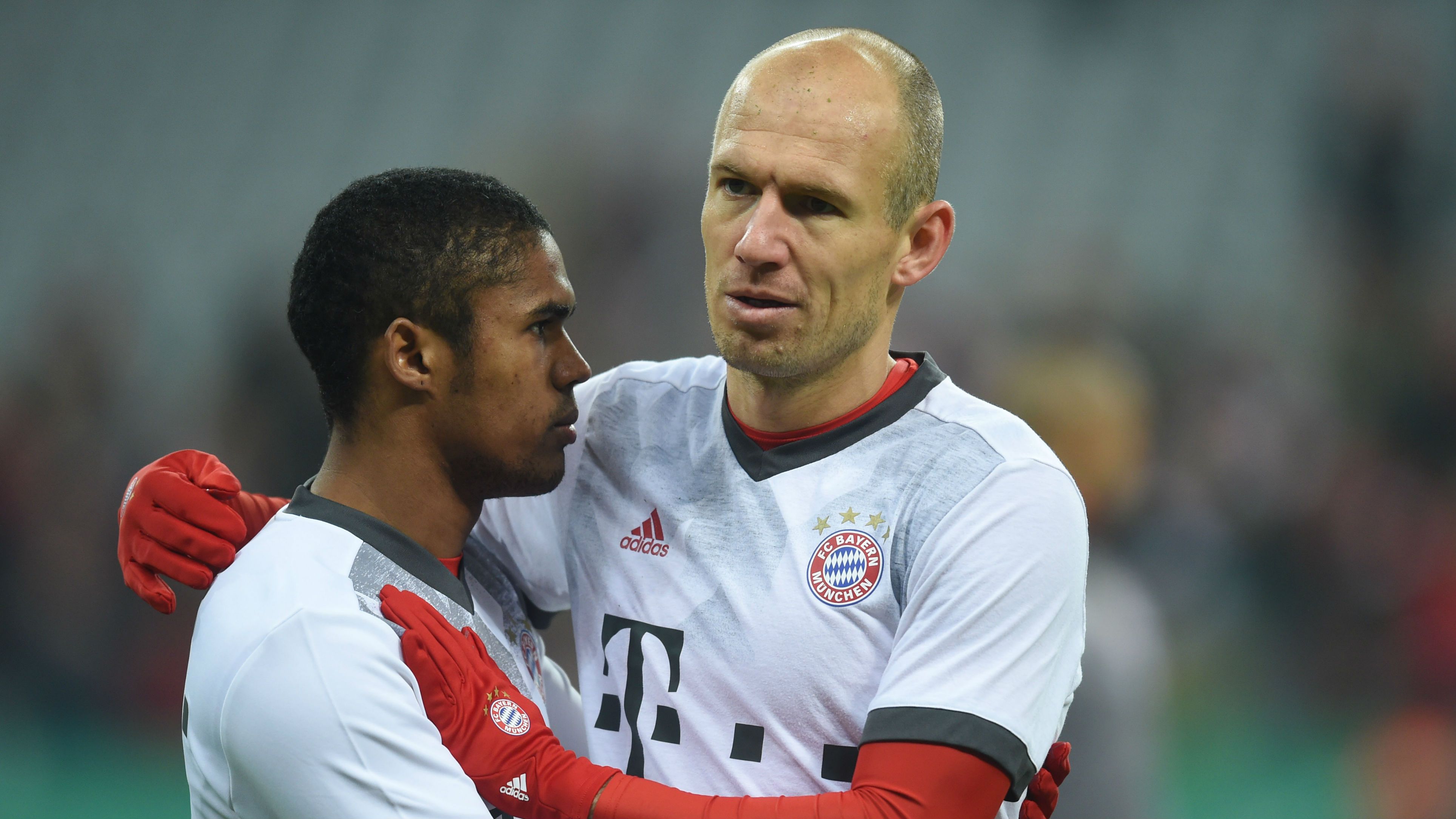 Arjen Robben Douglas Costa FC Bayern DFB-Pokal 07022017