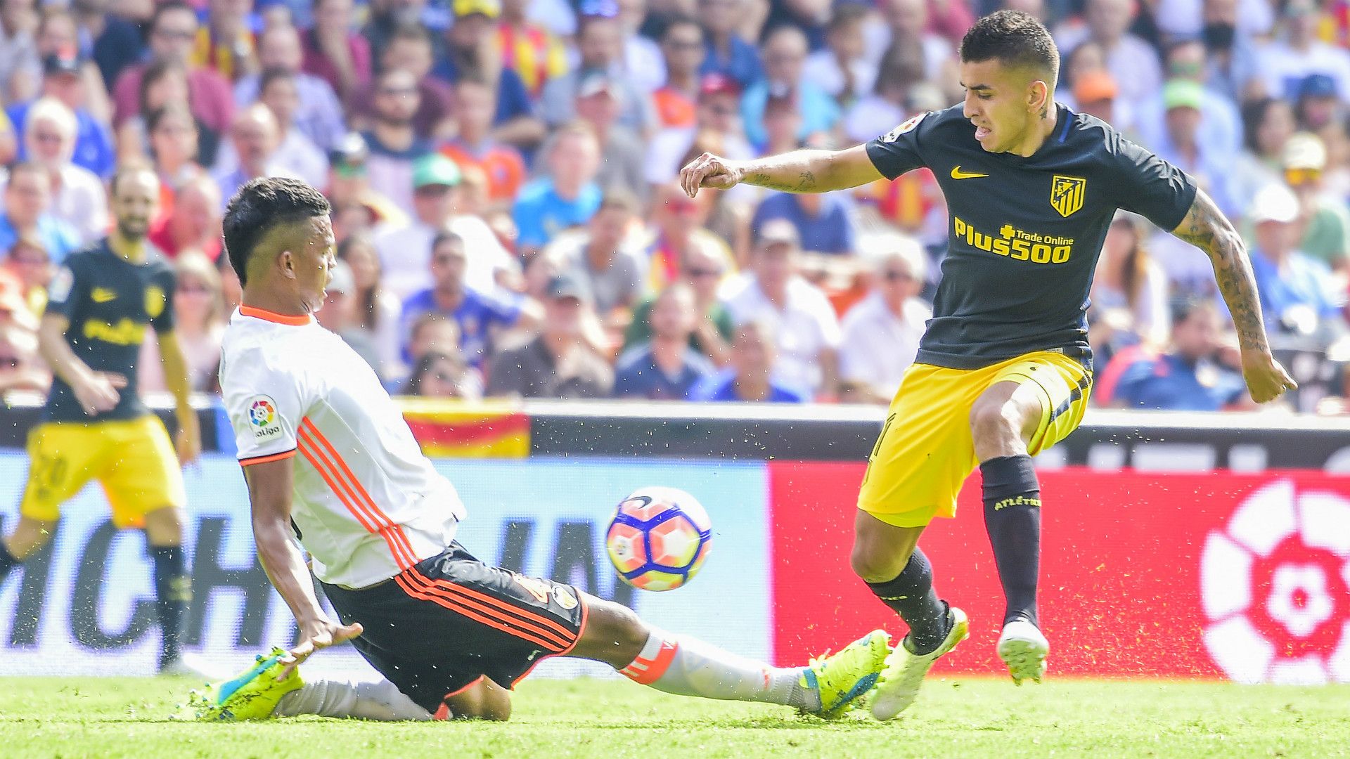Aderlan Santos Angel Correa Valencia Atletico Madrid La Liga 02102016