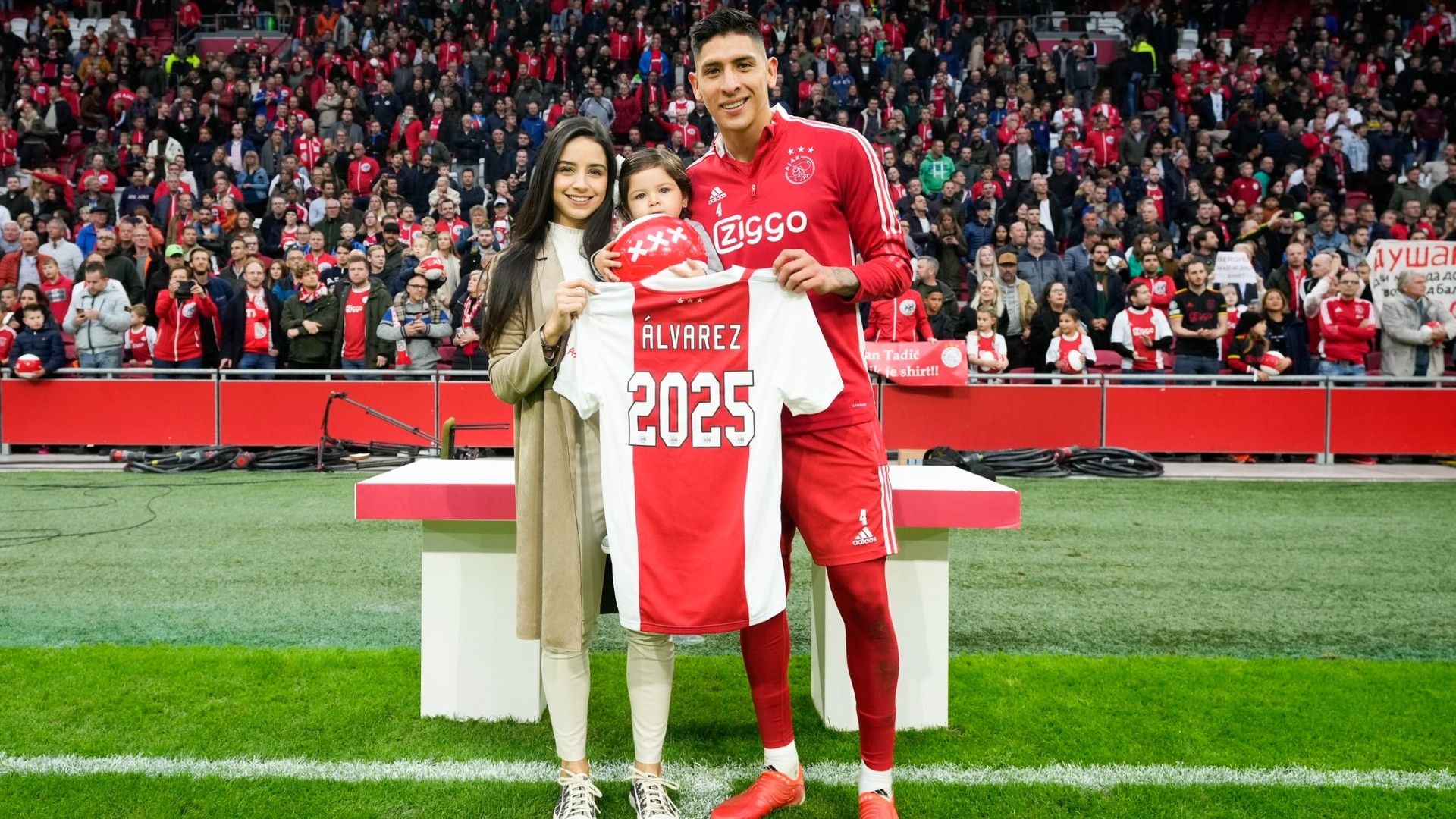 Sofía Toache Edson Álvarez